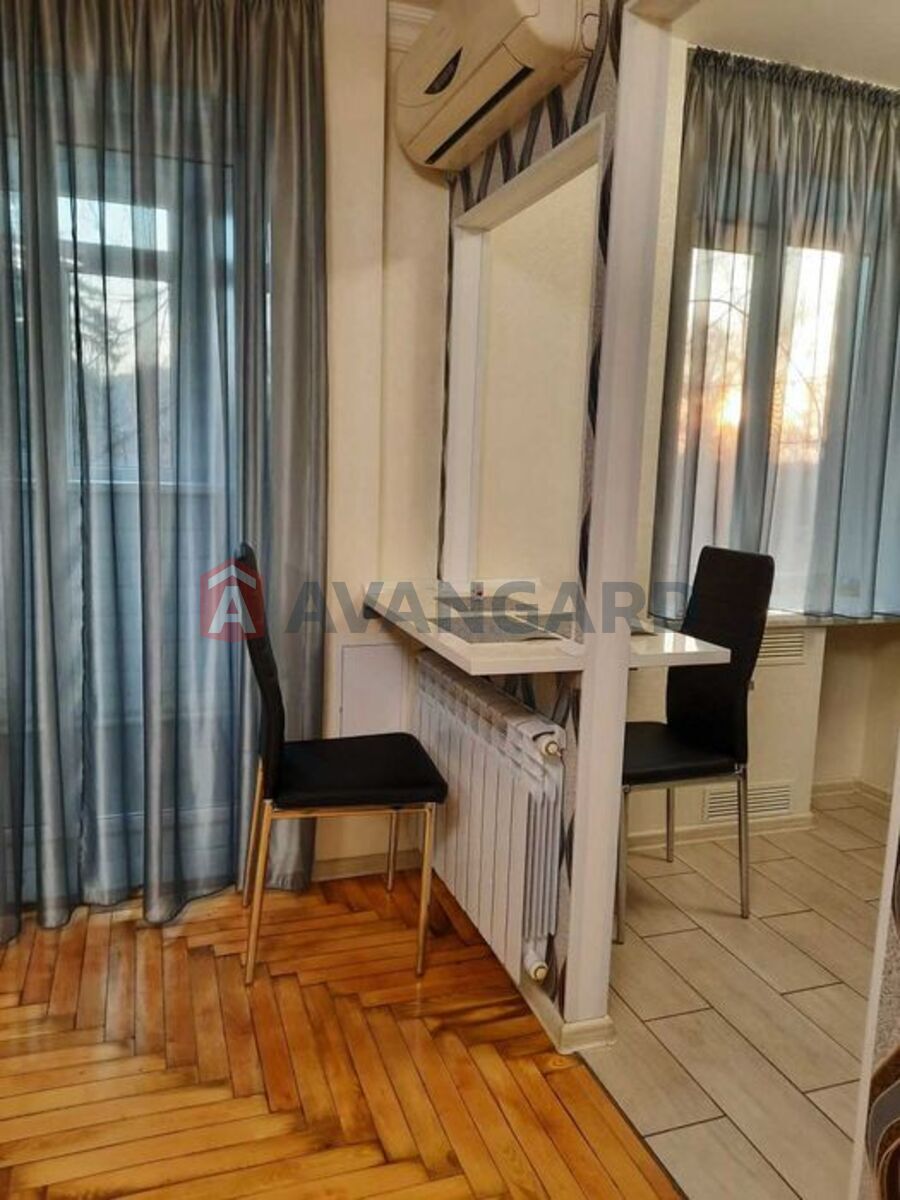 2 ��. ��������, 42/-/6 ��. �., 3/5 ������ ���� 18