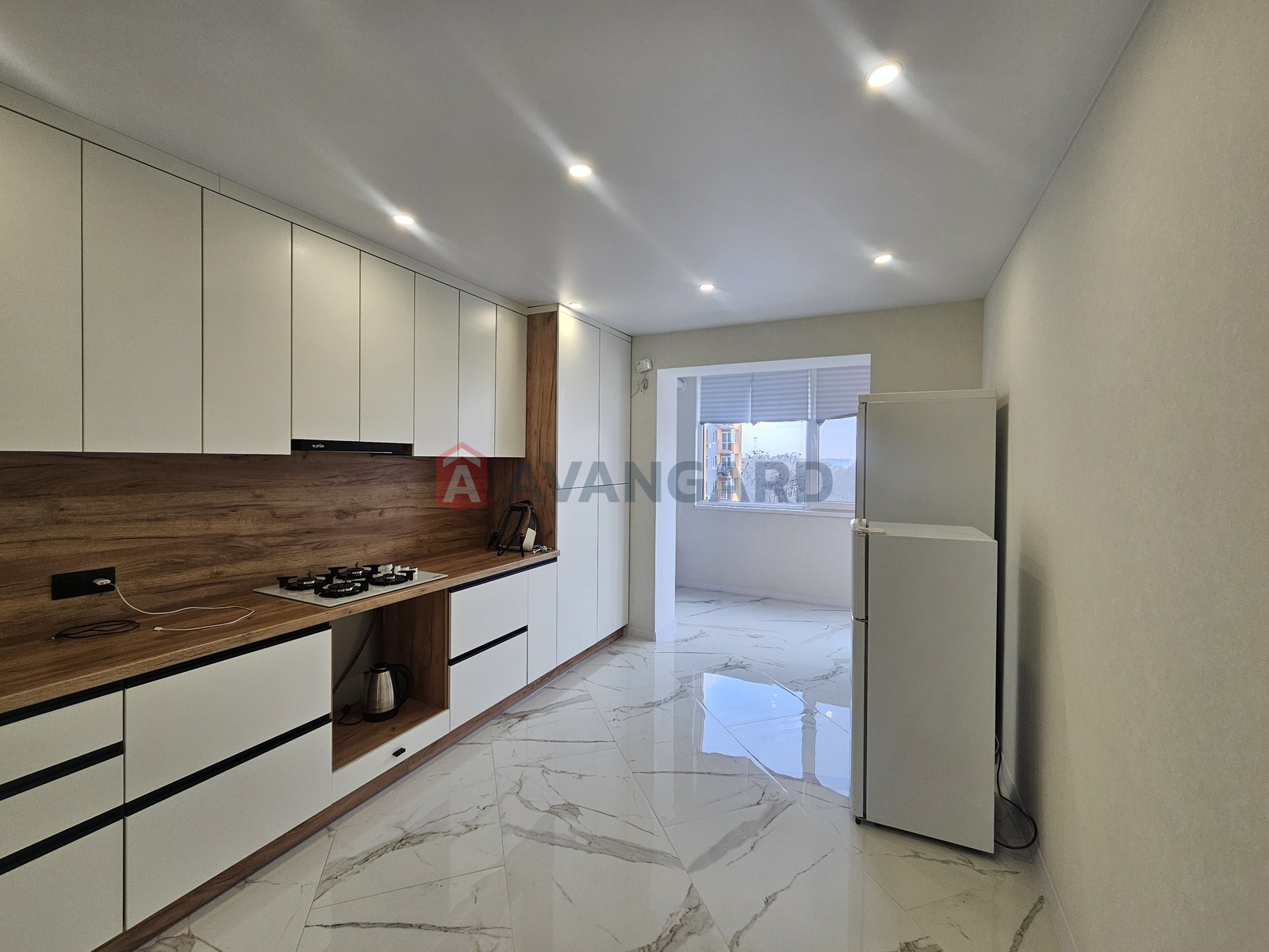 2 ��. ��������, 54/-/18 ��. �., 8/10 ������ ���� 4