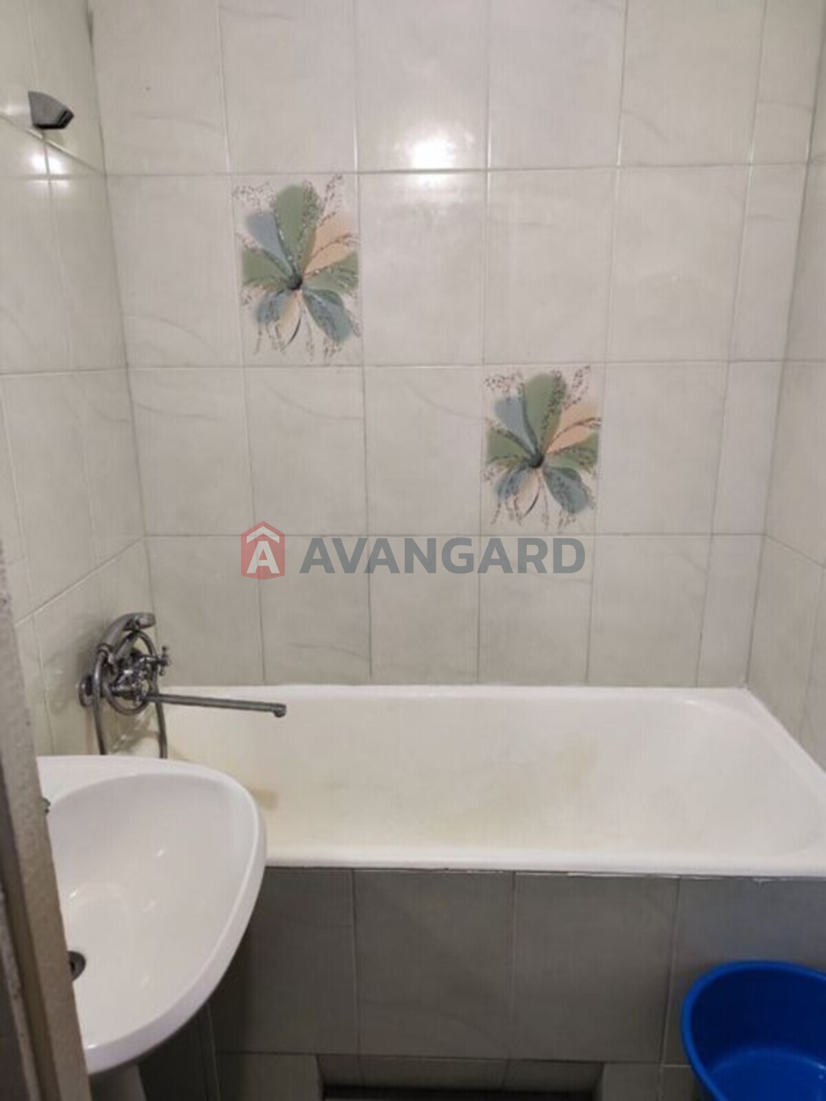 1 . , 33/-/7 . ., 8/9   5