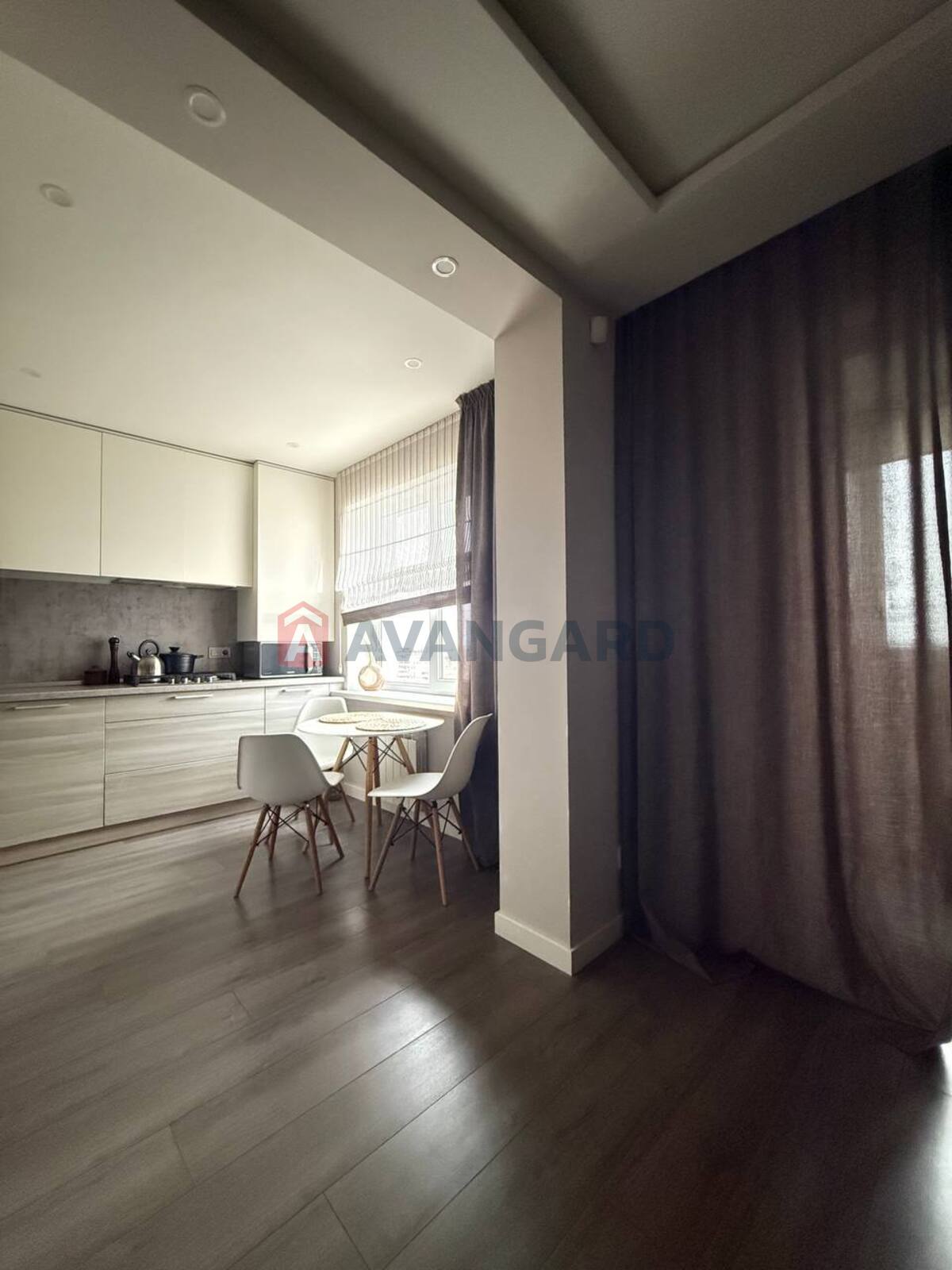 3 . , 70,6/-/8 . ., 9/9   5