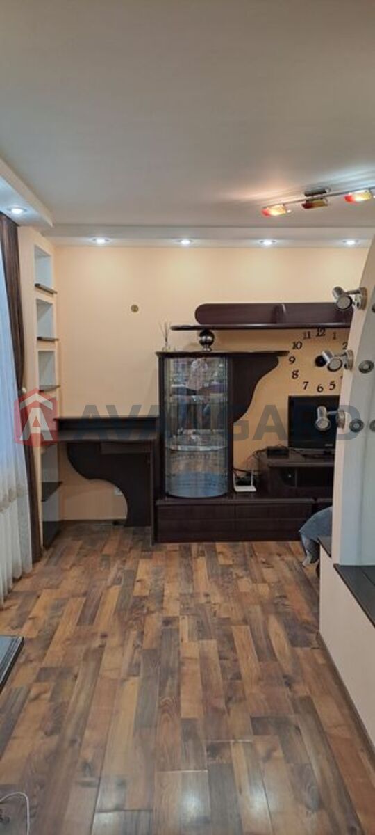 1 . , 28/-/4 . ., 2/9   6