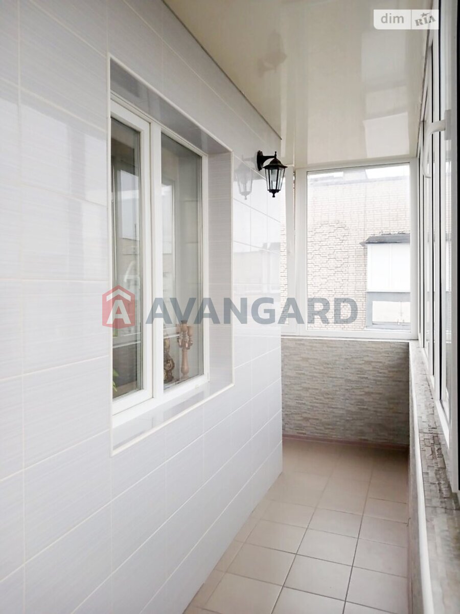 4 ��. ��������, 83/50/10 ��. �., 9/10 ������ ���� 22