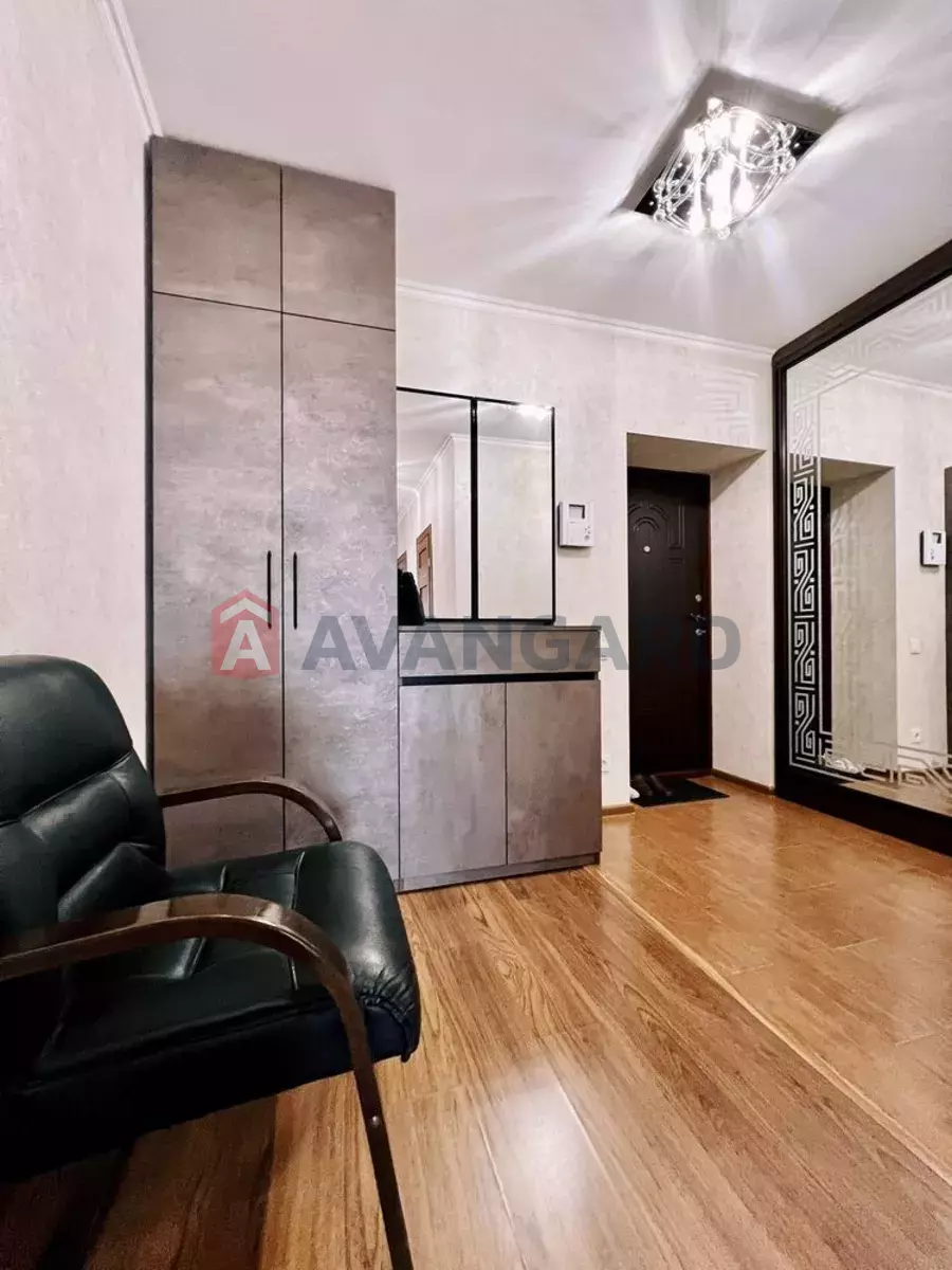 2 ��. ��������, 80/-/15 ��. �., 14/16 ������ ���� 13