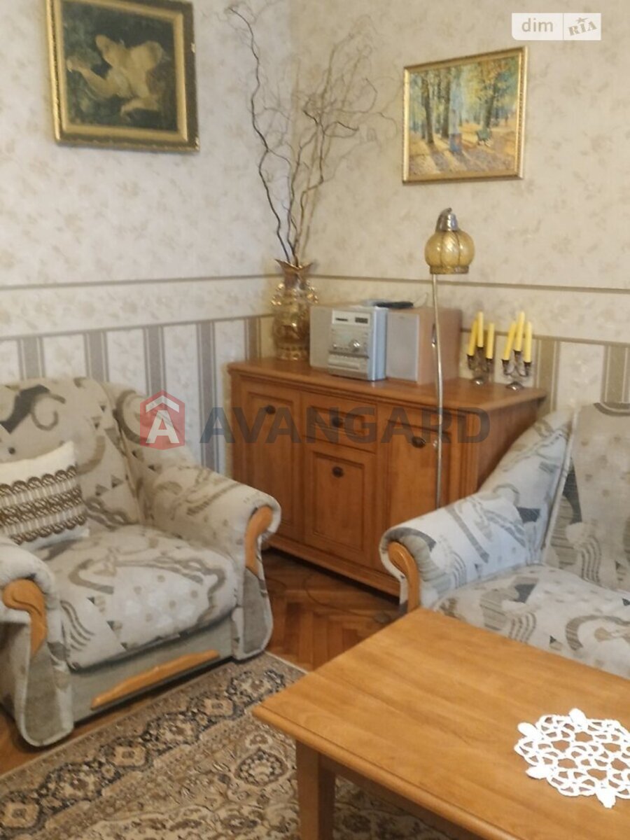 3 ����. ��������, 92.9/60.8/15.1 ��. �., 3/4 ���� ���� 7