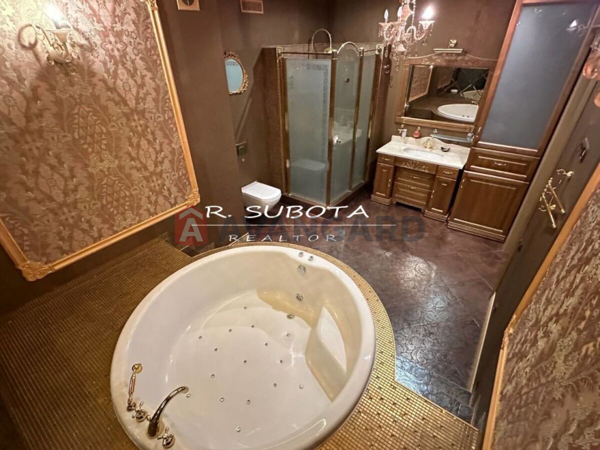 4 ��. ��������, 380/-/- ��. �., 9/11 ������ ���� 18
