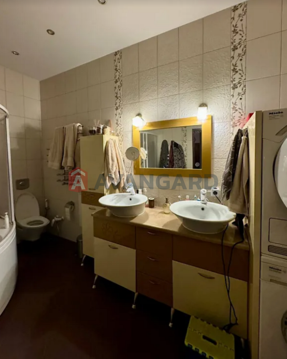 4 . , 110/57/22 . ., 8/10   8