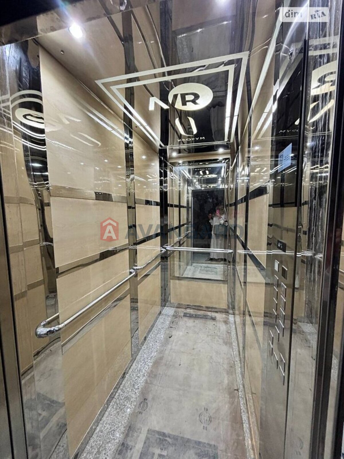 1 ��. ��������, 28/15/13 ��. �., 3/7 ������ ���� 7