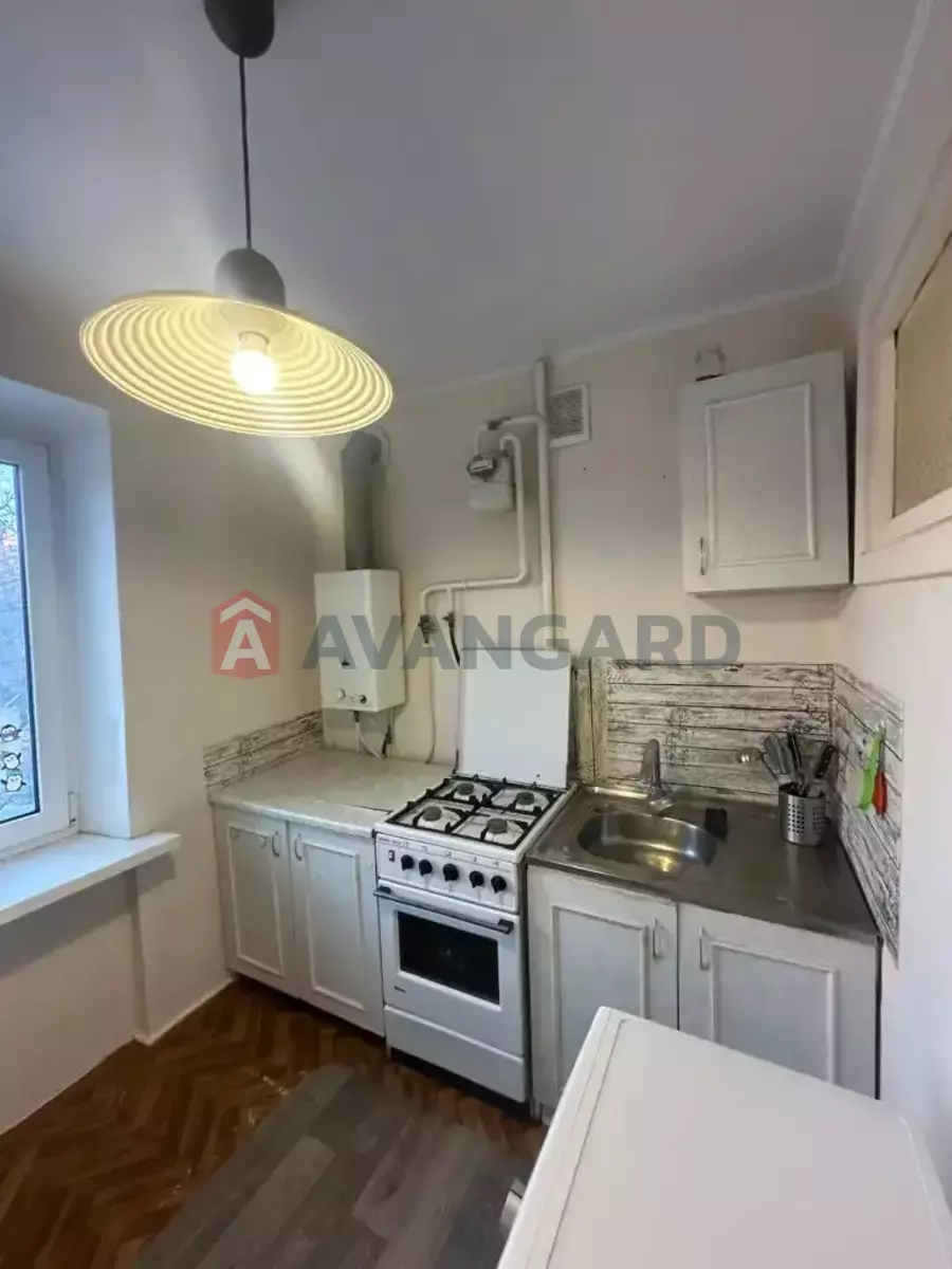 3 ��. ��������, 55/41/5 ��. �., 4/5 ������ ���� 1