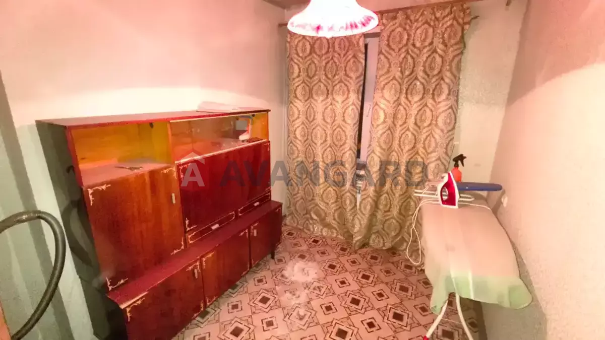 4 ����. ��������, 69/43/7 ��. �., 9/10 ���� ���� 8