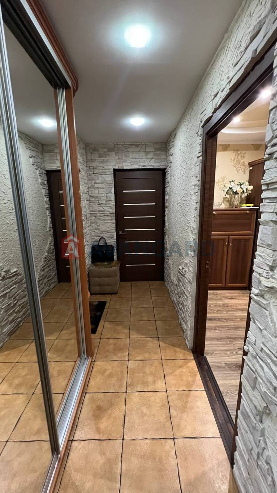 2 ����. ��������, 50/29/8 ��. �., 9/9 ���� ���� 18