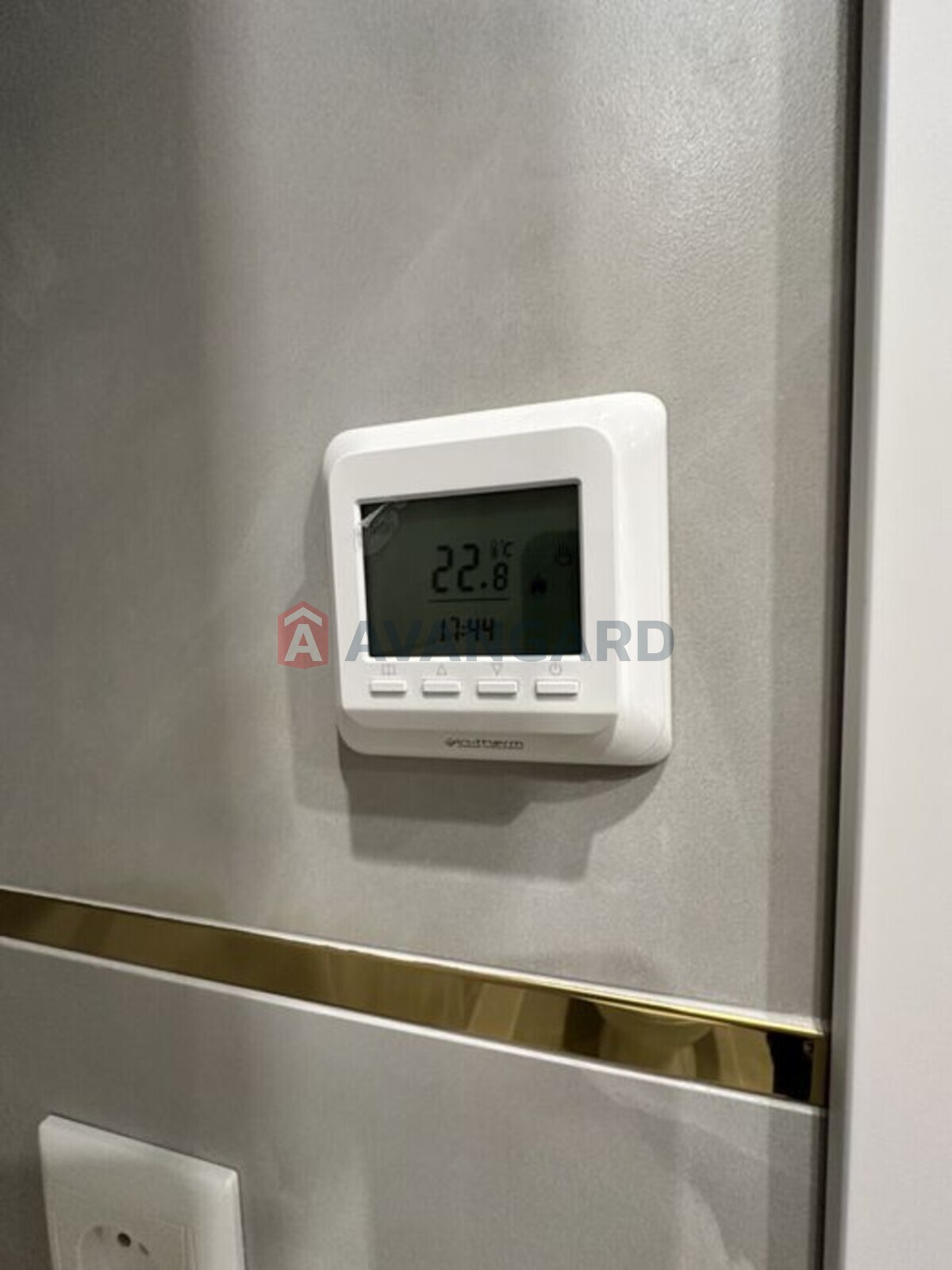 3 ��. ��������, 54/-/6 ��. �., 4/5 ������ ���� 23