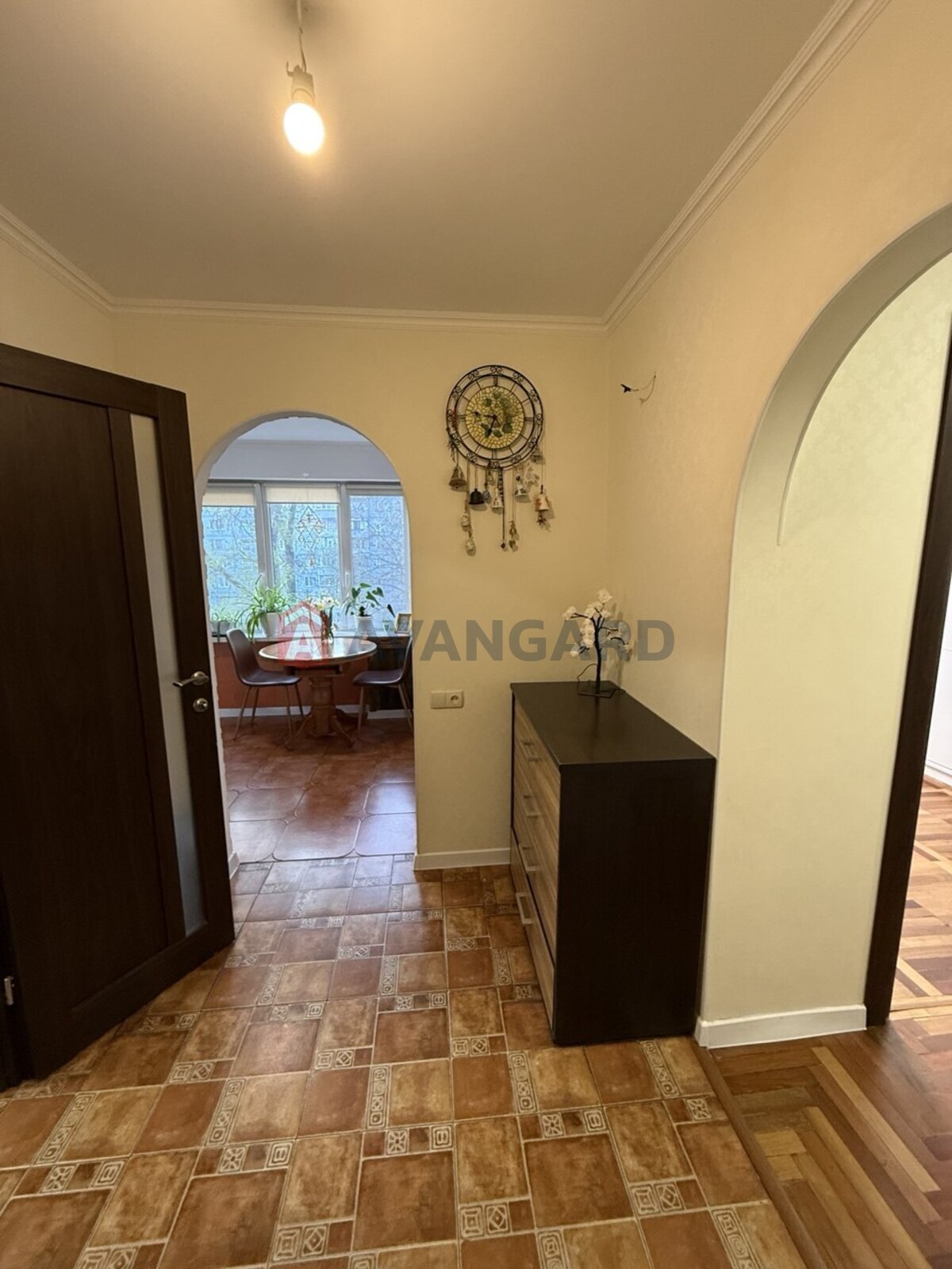 3 ����. ��������, 67/-/8 ��. �., 5/9 ���� ���� 21