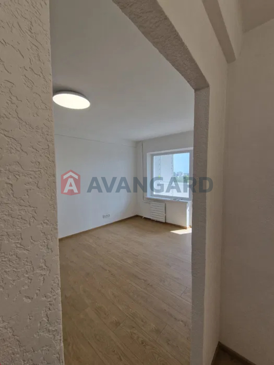 1 . , 33/-/7 . ., 8/9   5