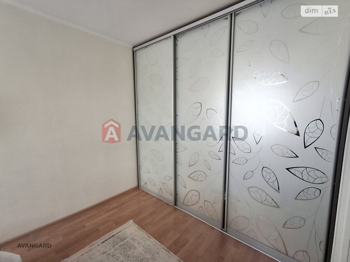 2 ����. ��������, 50/30/8 ��. �., 4/9 ���� ���� 19