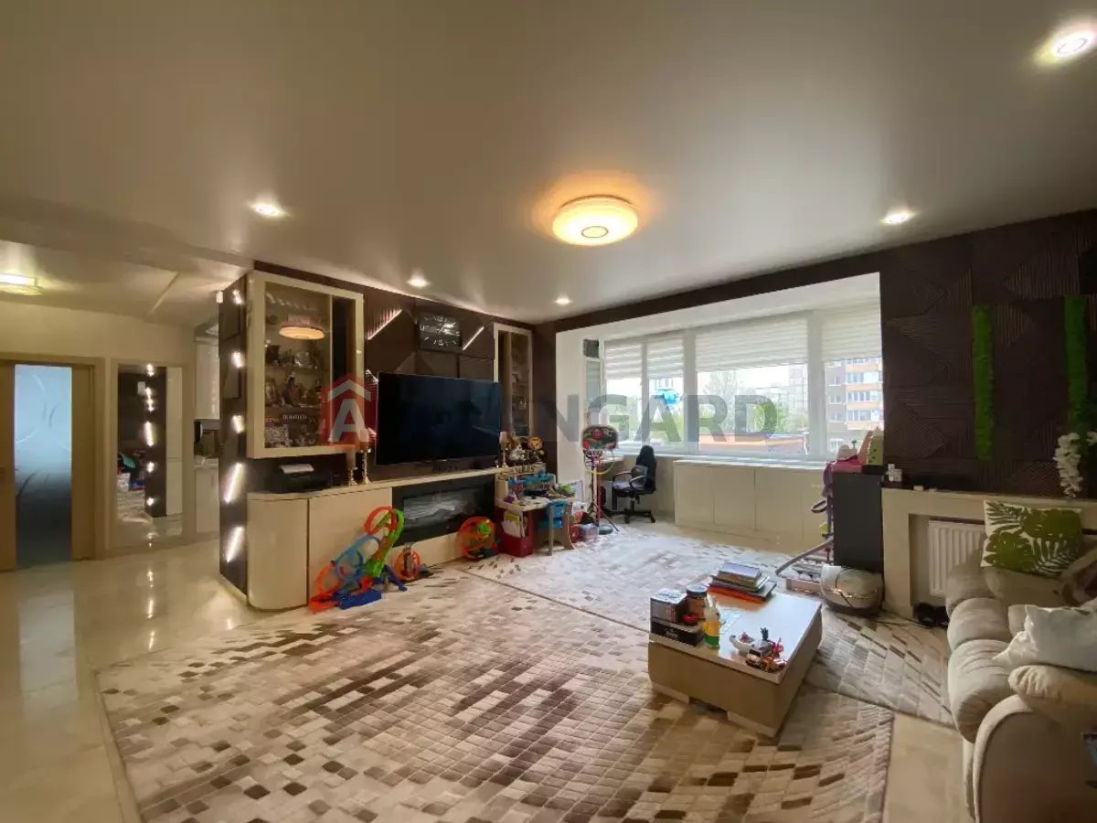 3 ��. ��������, 117/-/23 ��. �., 2/12 ������ ���� 2