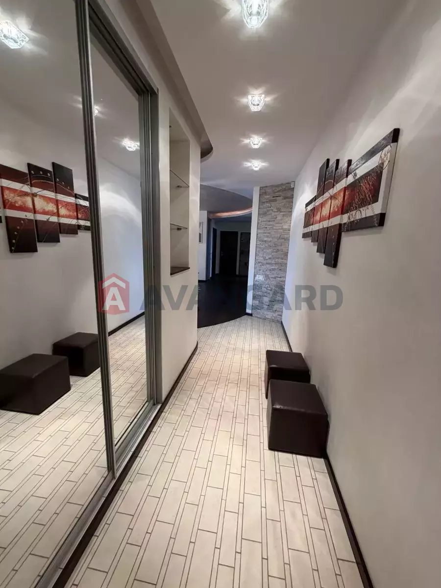 3 ��. ��������, 111/-/- ��. �., 8/10 ������ ���� 15