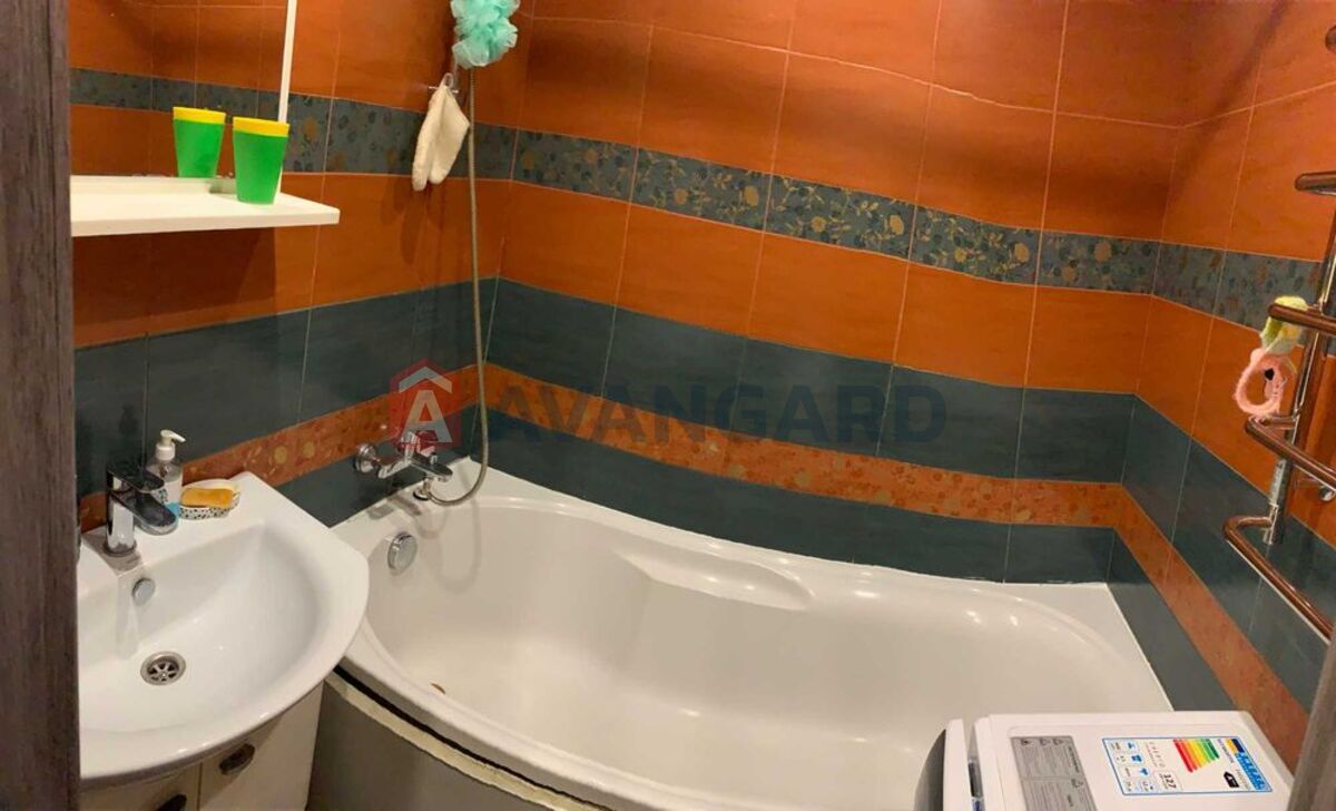 4 ��. ��������, 80/-/9 ��. �., 3/9 ������ ���� 17