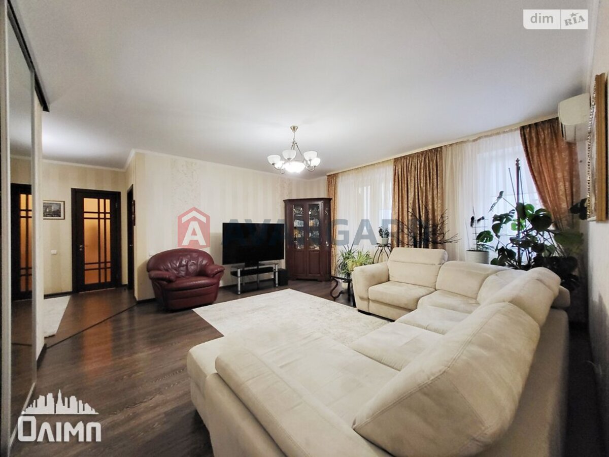 3 ��. ��������, 100/-/- ��. �., 7/9 ������ ���� 17