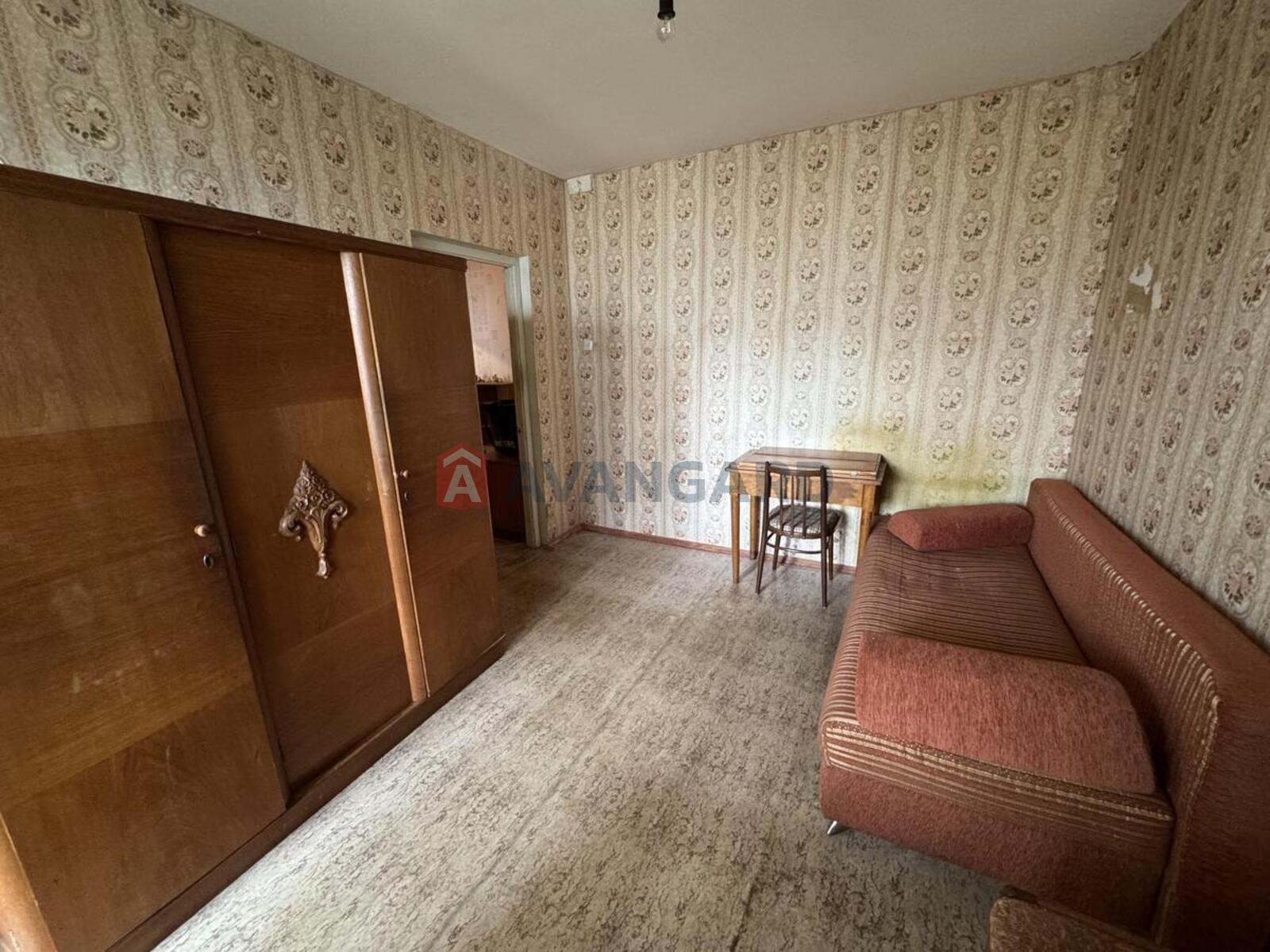 3 ����. ��������, 71/41/8 ��. �., 11/12 ���� ���� 9