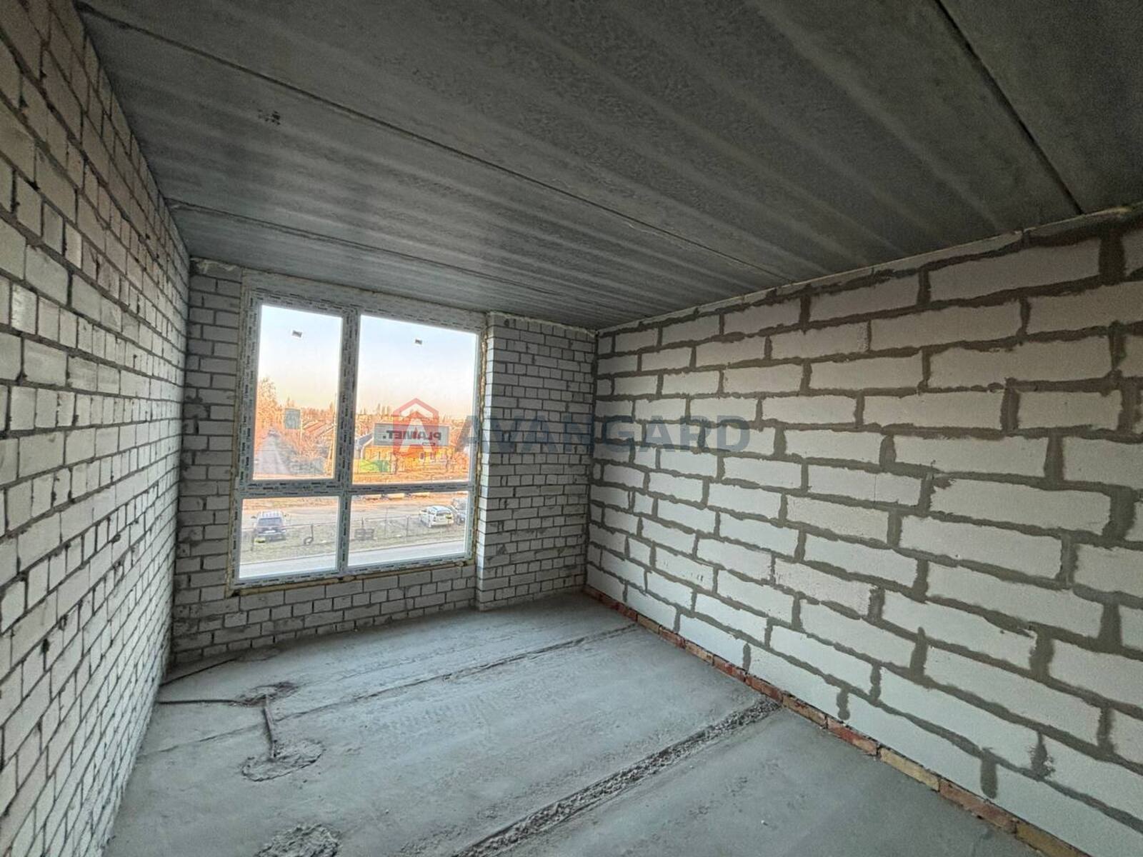 2 ��. ��������, 60/-/14 ��. �., 3/10 ������ ���� 9