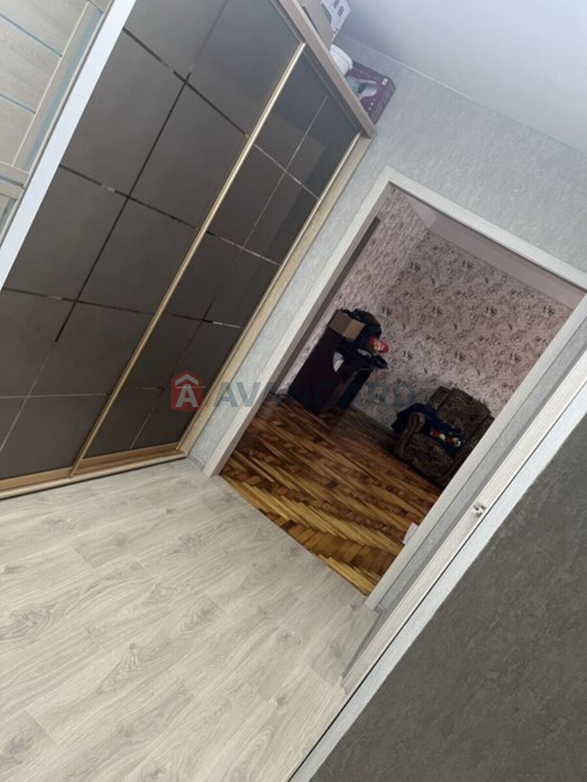 3 ����. ��������, 68/-/8 ��. �., 5/9 ���� ���� 7