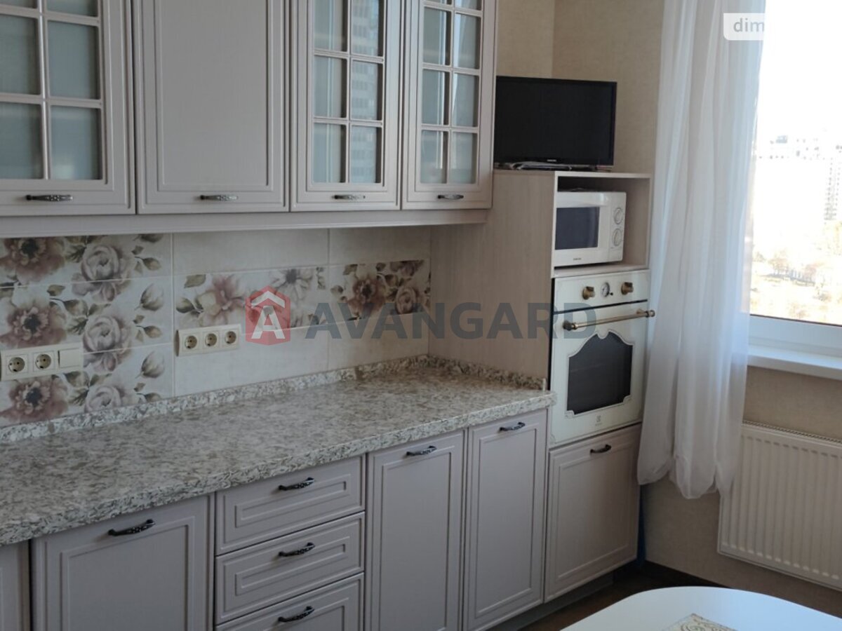 1 ��. ��������, 42/18/10 ��. �., 11/16 ������ ���� 1