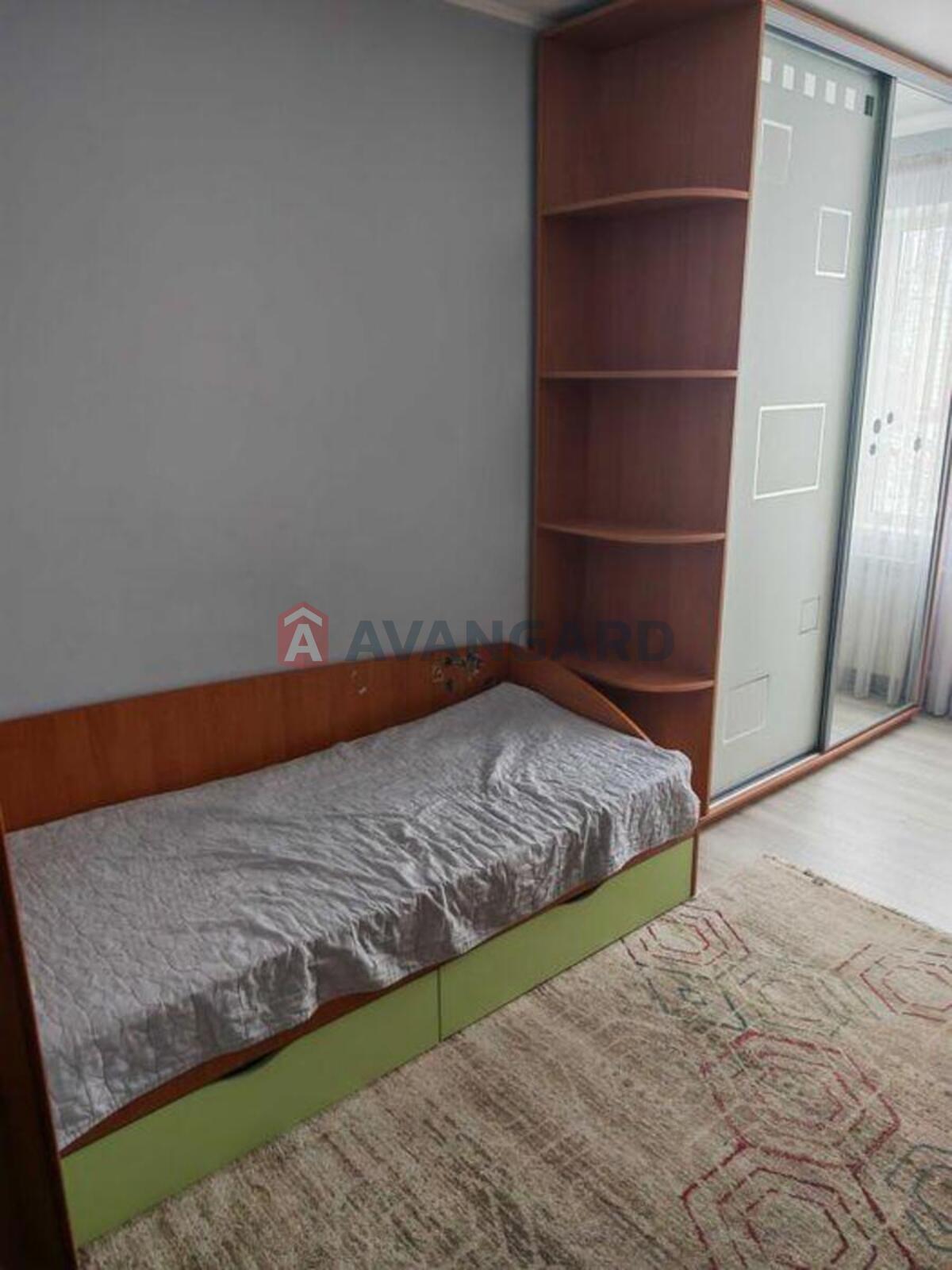 3 ��. ��������, 62/-/8 ��. �., 8/9 ������ ���� 12