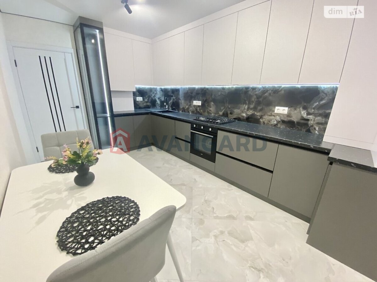 1 ����. ��������, 46/-/- ��. �., 8/9 ���� ���� 2