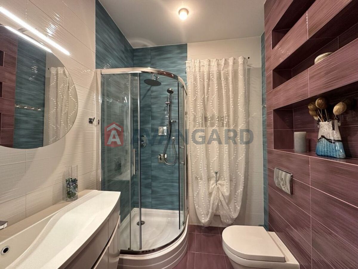 3 ����. ��������, 124/-/52 ��. �., 5/5 ���� ���� 16