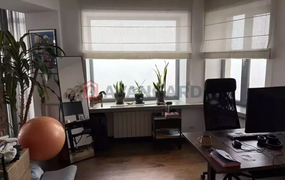 3 ��. ��������, 92/-/- ��. �., 11/11 ������ ���� 9