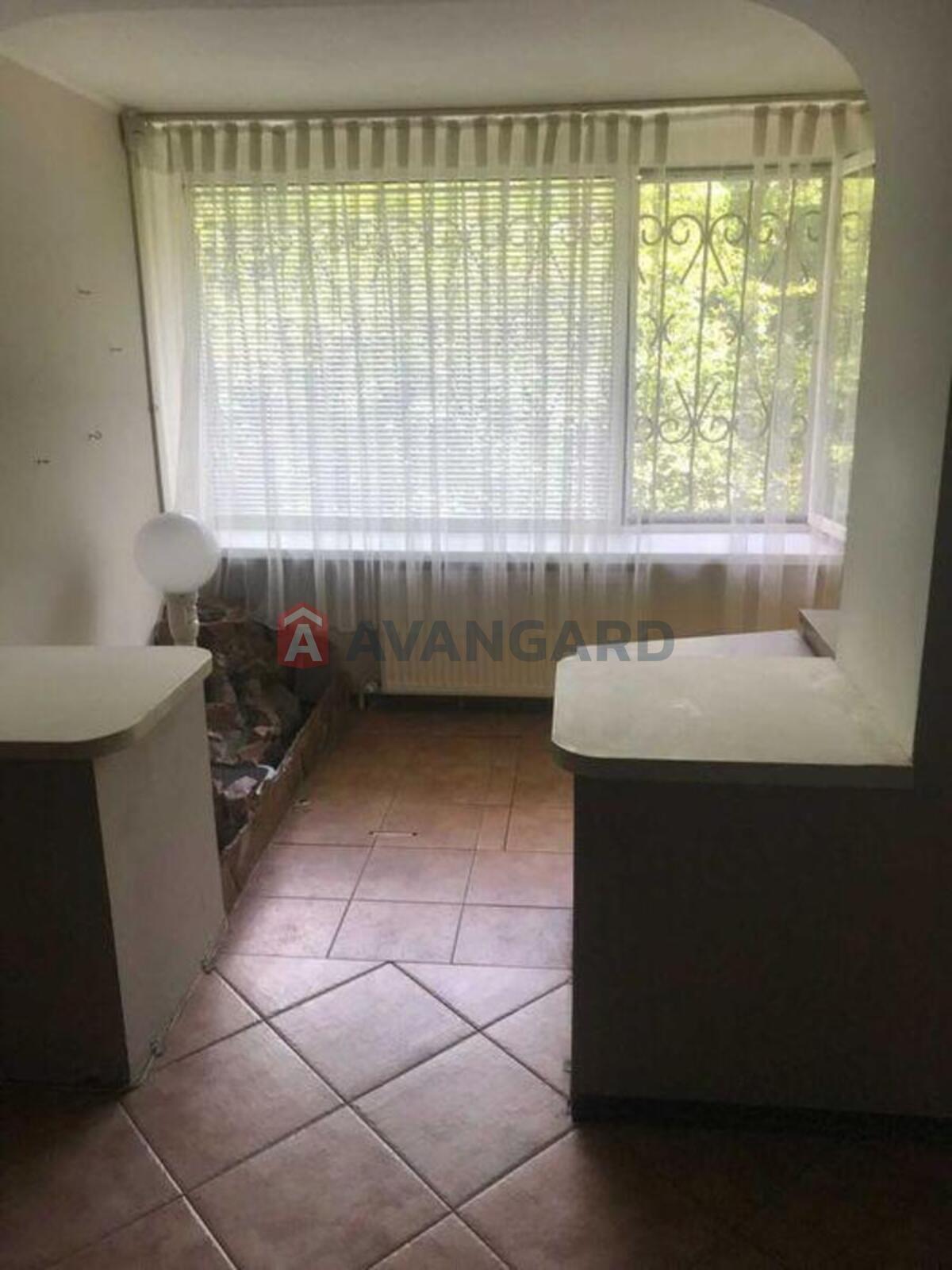 3 ��. ��������, 78/-/8 ��. �., 1/5 ������ ���� 3