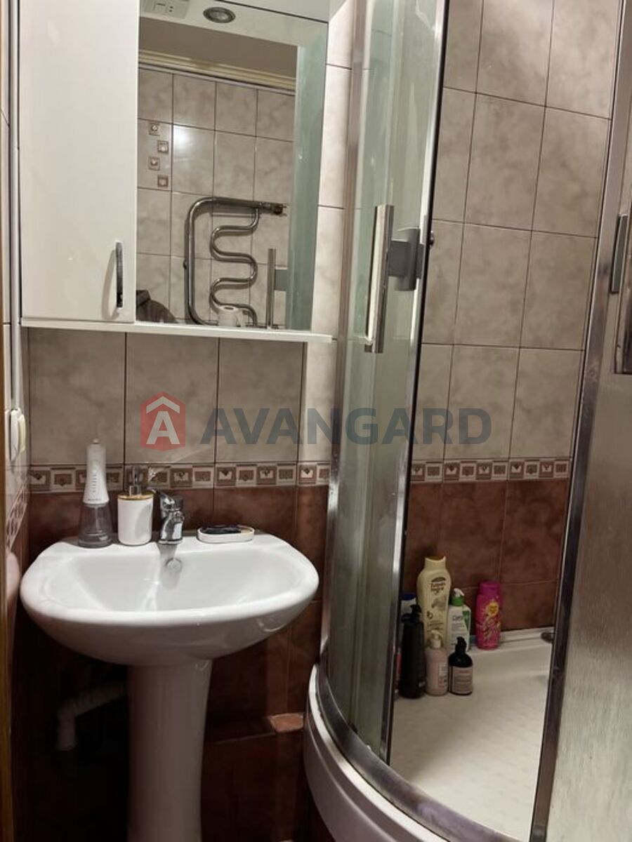 2 ����. ��������, 40/-/23 ��. �., 9/13 ���� ���� 4