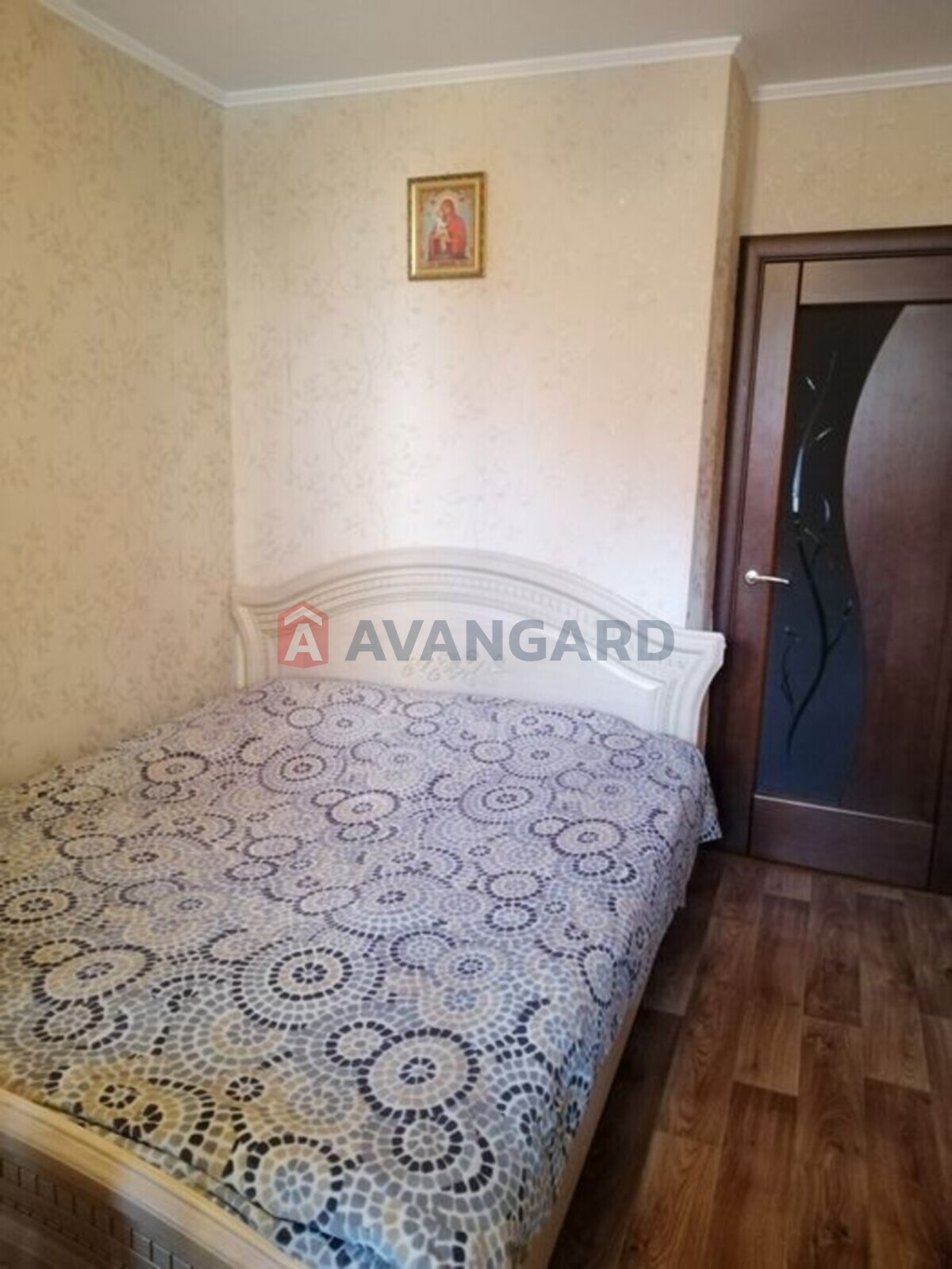 3 ����. ��������, 61/-/8 ��. �., 1/10 ���� ���� 8