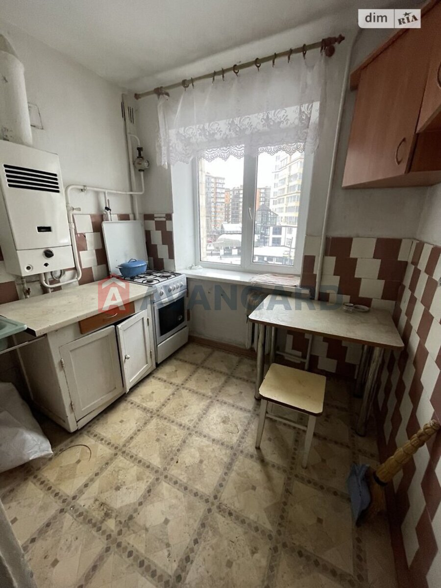 2 ��. ��������, 46/28/6 ��. �., 4/5 ������ ���� 5