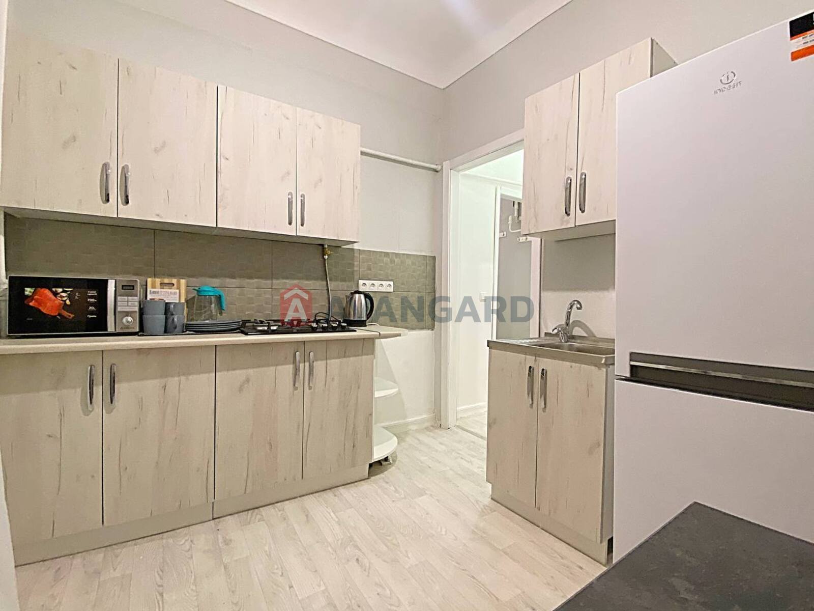 2 ��. ��������, 48,7/-/7,2 ��. �., 4/5 ������ ���� 8