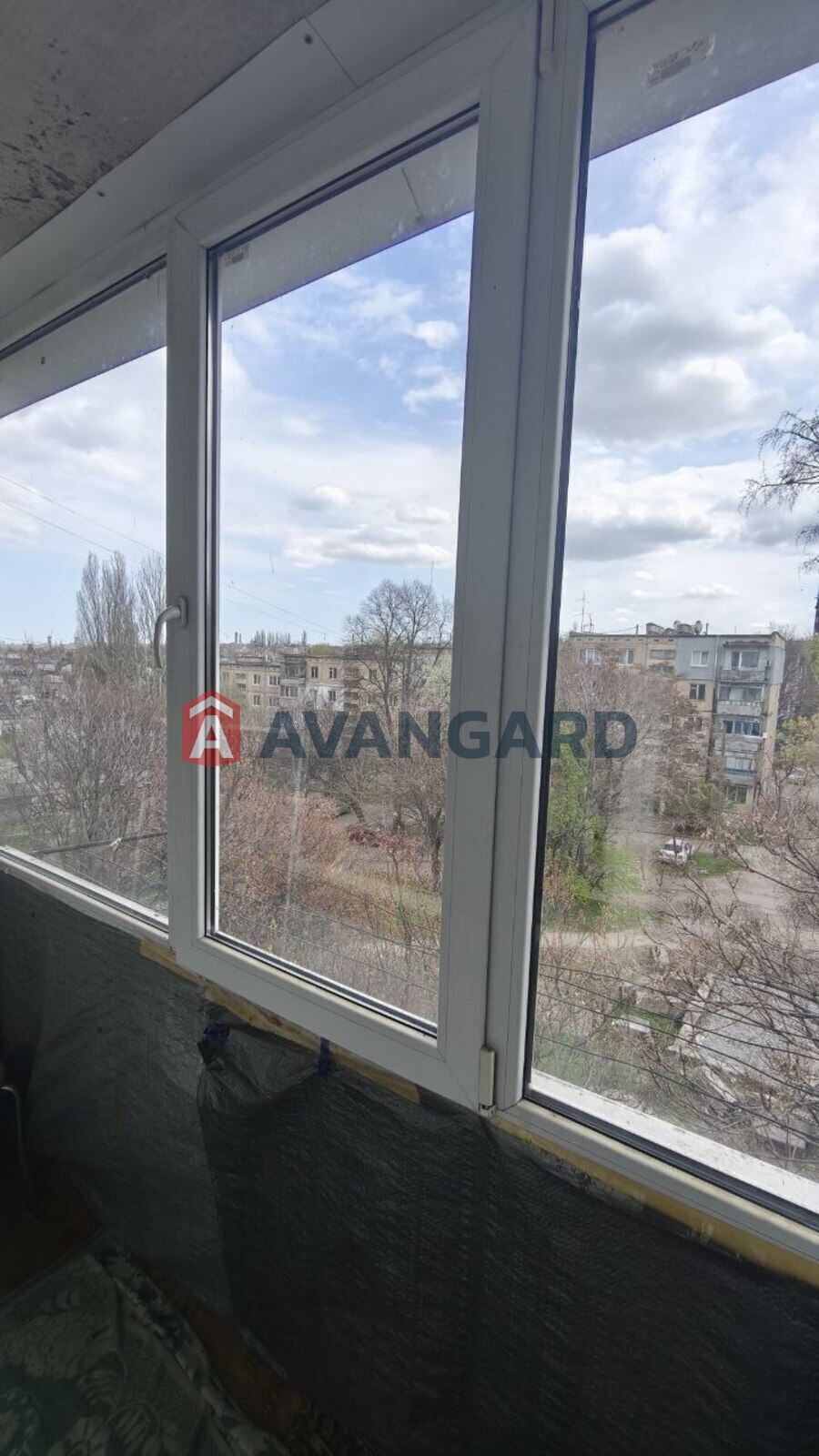 1 ��. ��������, 30,4/15,2/6,8 ��. �., 5/5 ������ ���� 3