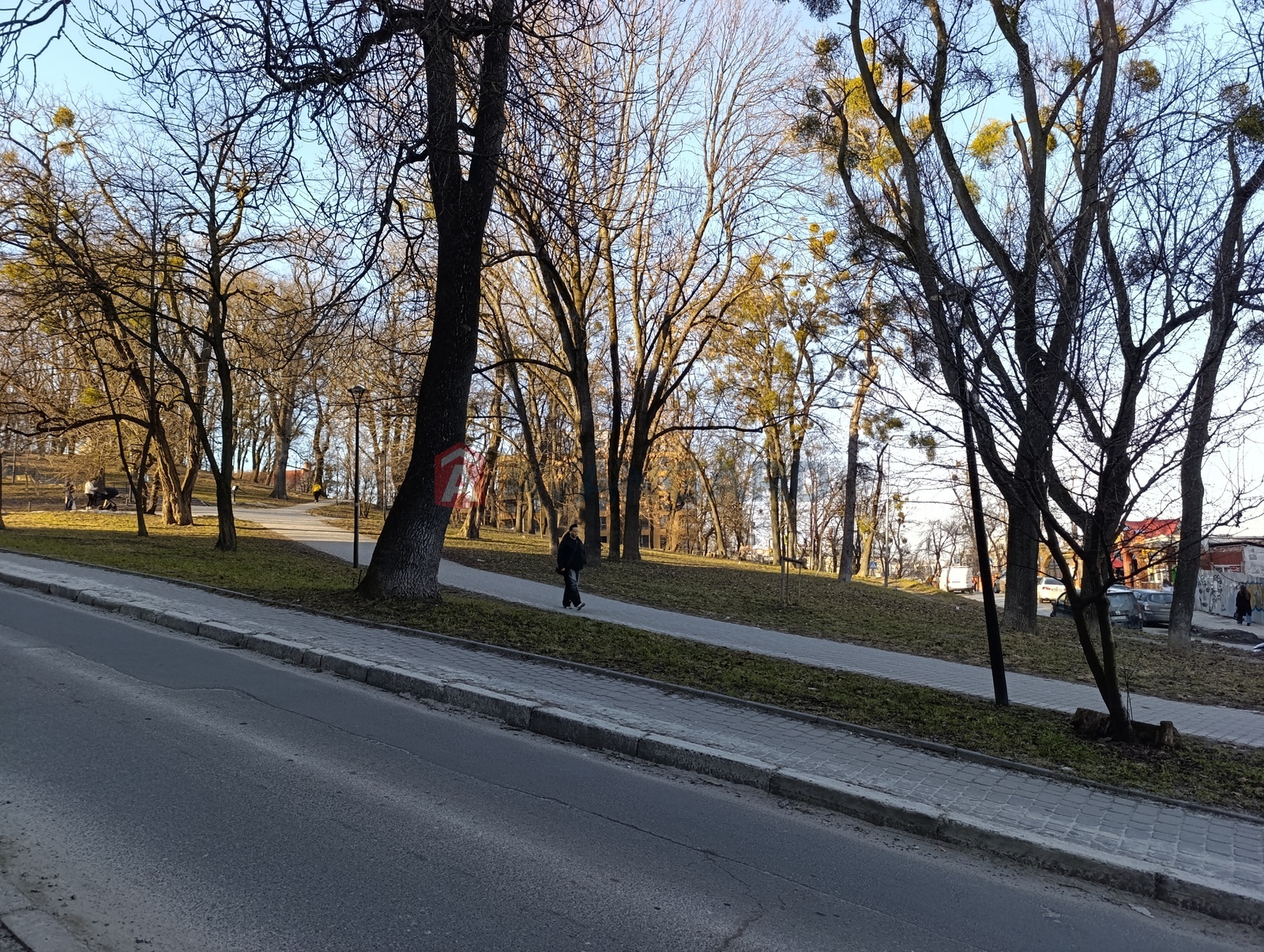 3 ��. ��������, 64/45/8 ��. �., 5/5 ������ ���� 12