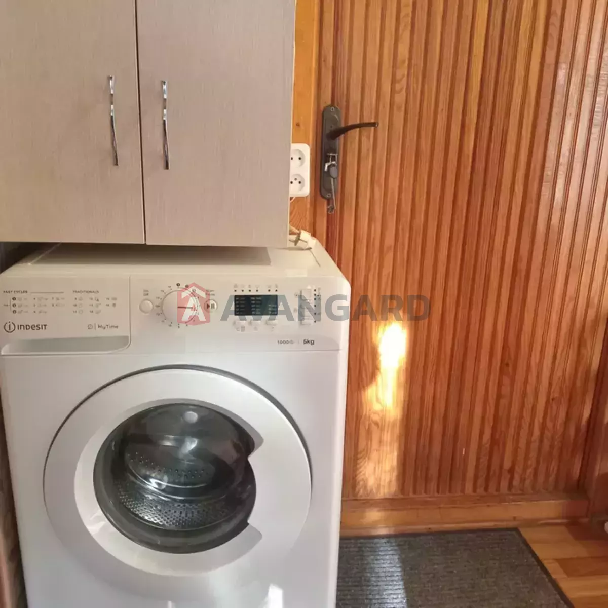 1 ����. ��������, 23/-/4 ��. �., 4/9 ���� ���� 12