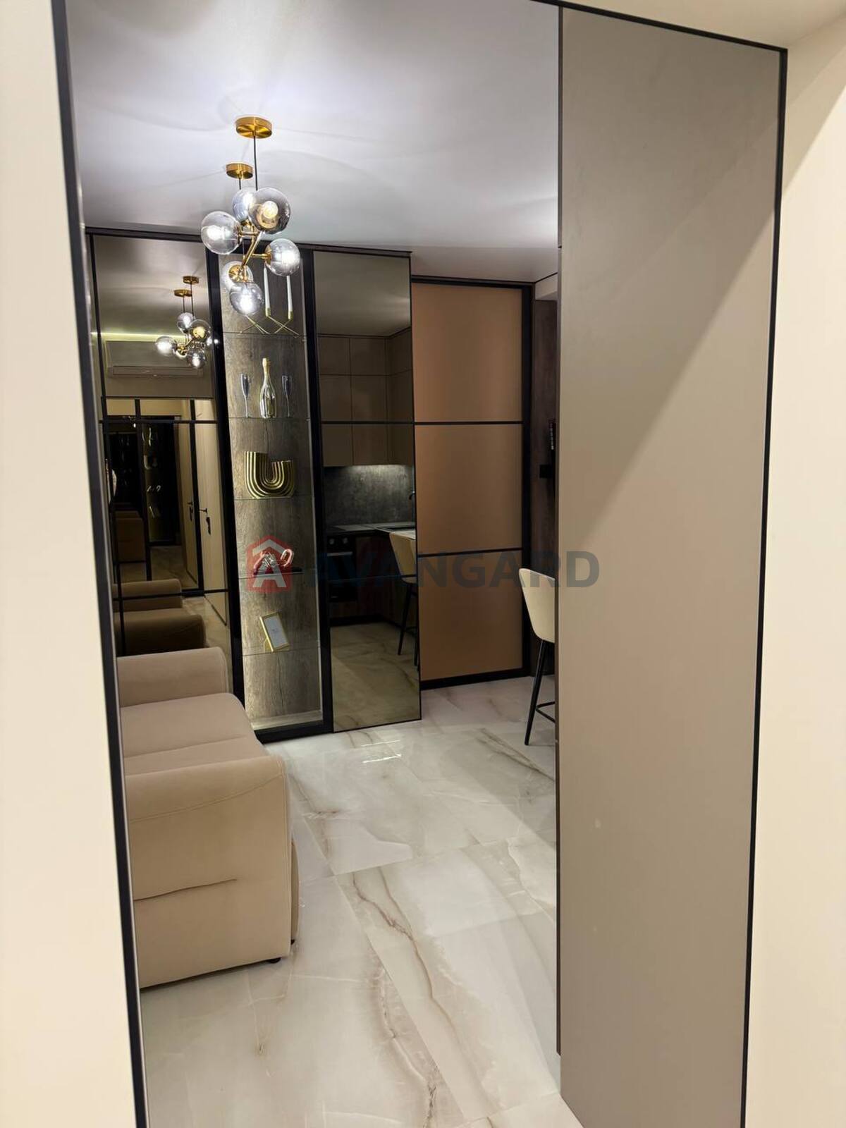 1 ��. ��������, 30/-/- ��. �., 4/21 ������ ���� 8