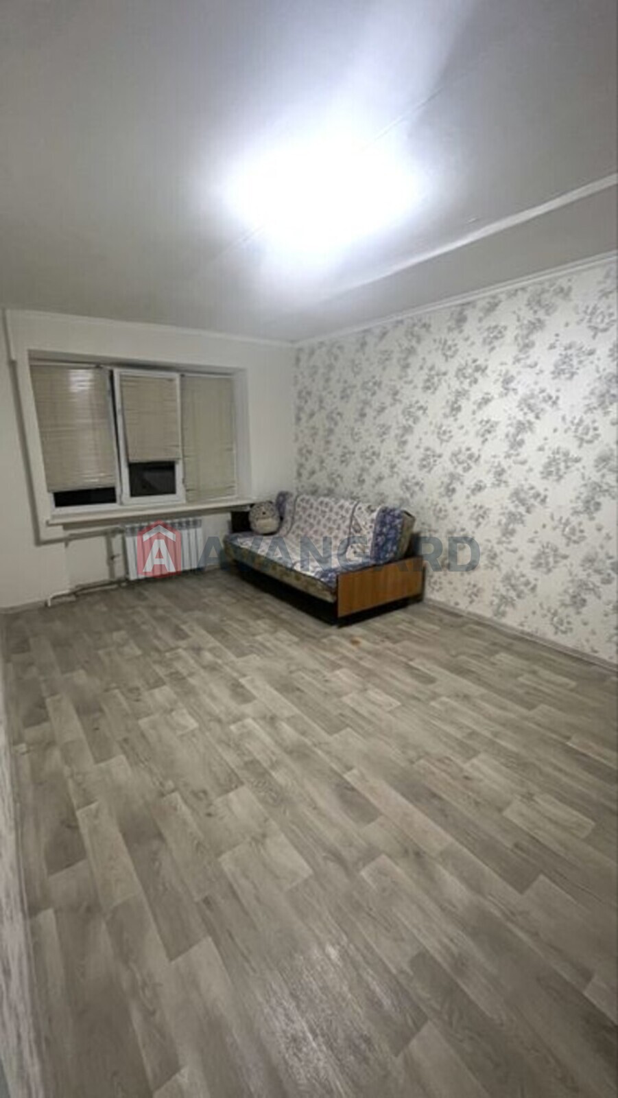 1 ��. ��������, 29/-/5 ��. �., 8/9 ������ ���� 3