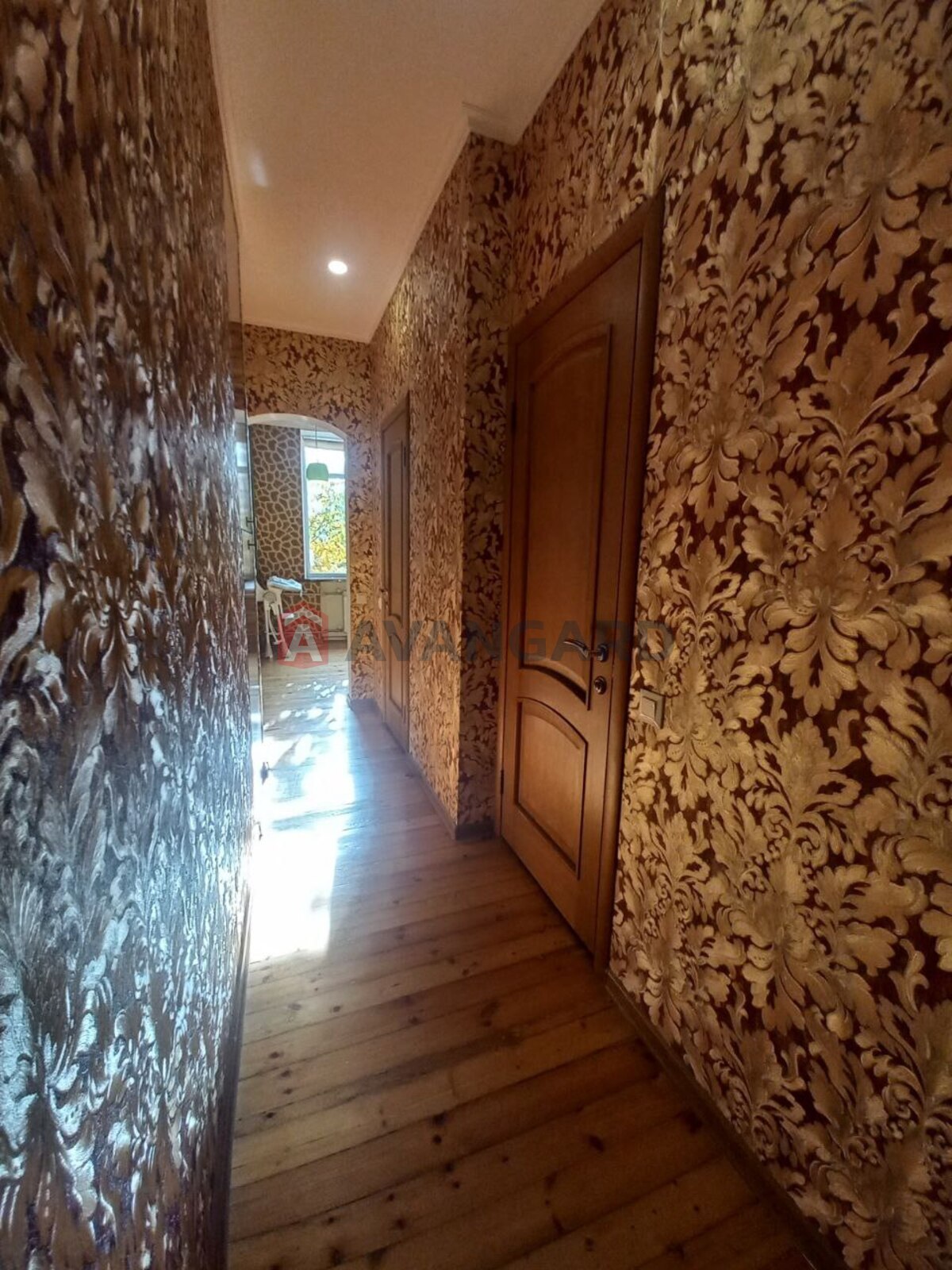 2 ��. ��������, 52/-/7 ��. �., 2/3 ������ ���� 9