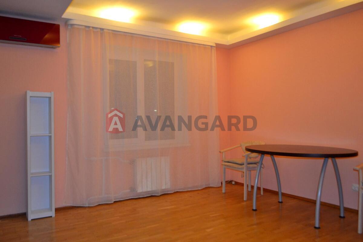 2 ��. ��������, 46 / 22 / 18 ��. �., 4/9 ������ ���� 3