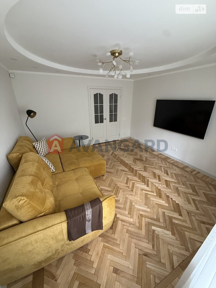 3 ����. ��������, 67/-/14 ��. �., 2/9 ���� ���� 9