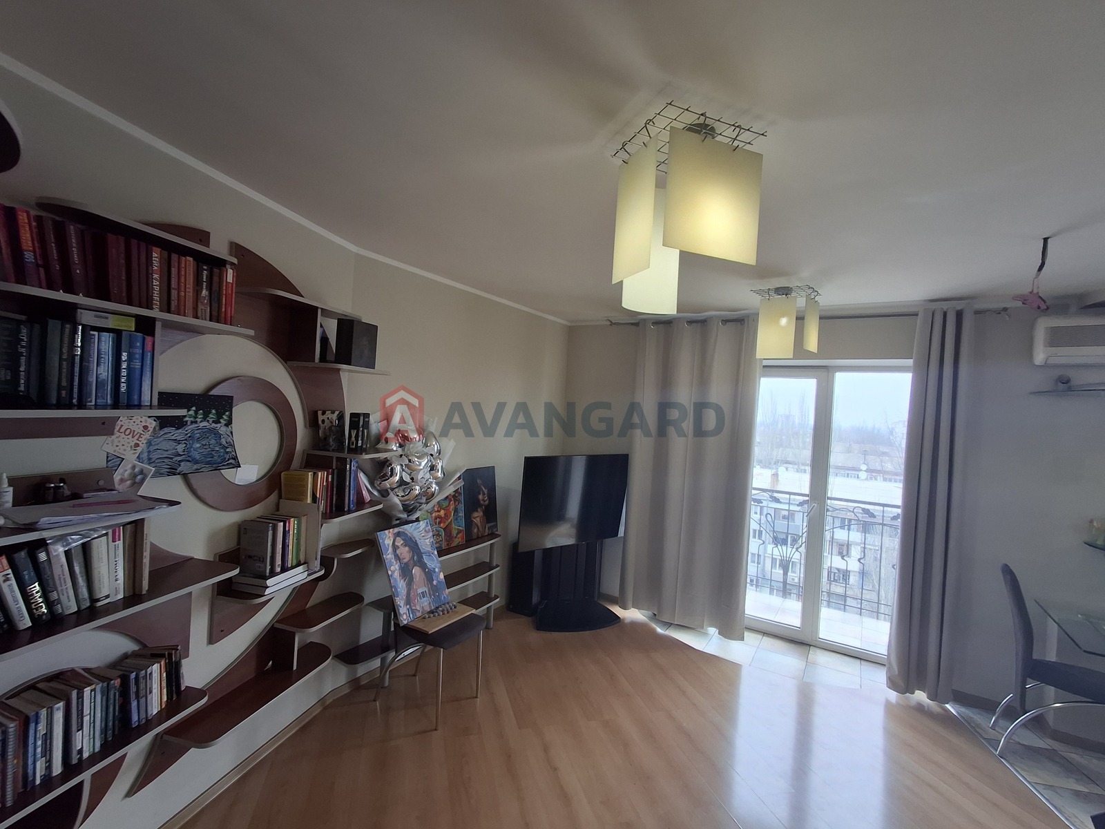 2 ����. ��������, 84/46/31 ��. �., 9/9 ���� ���� 6