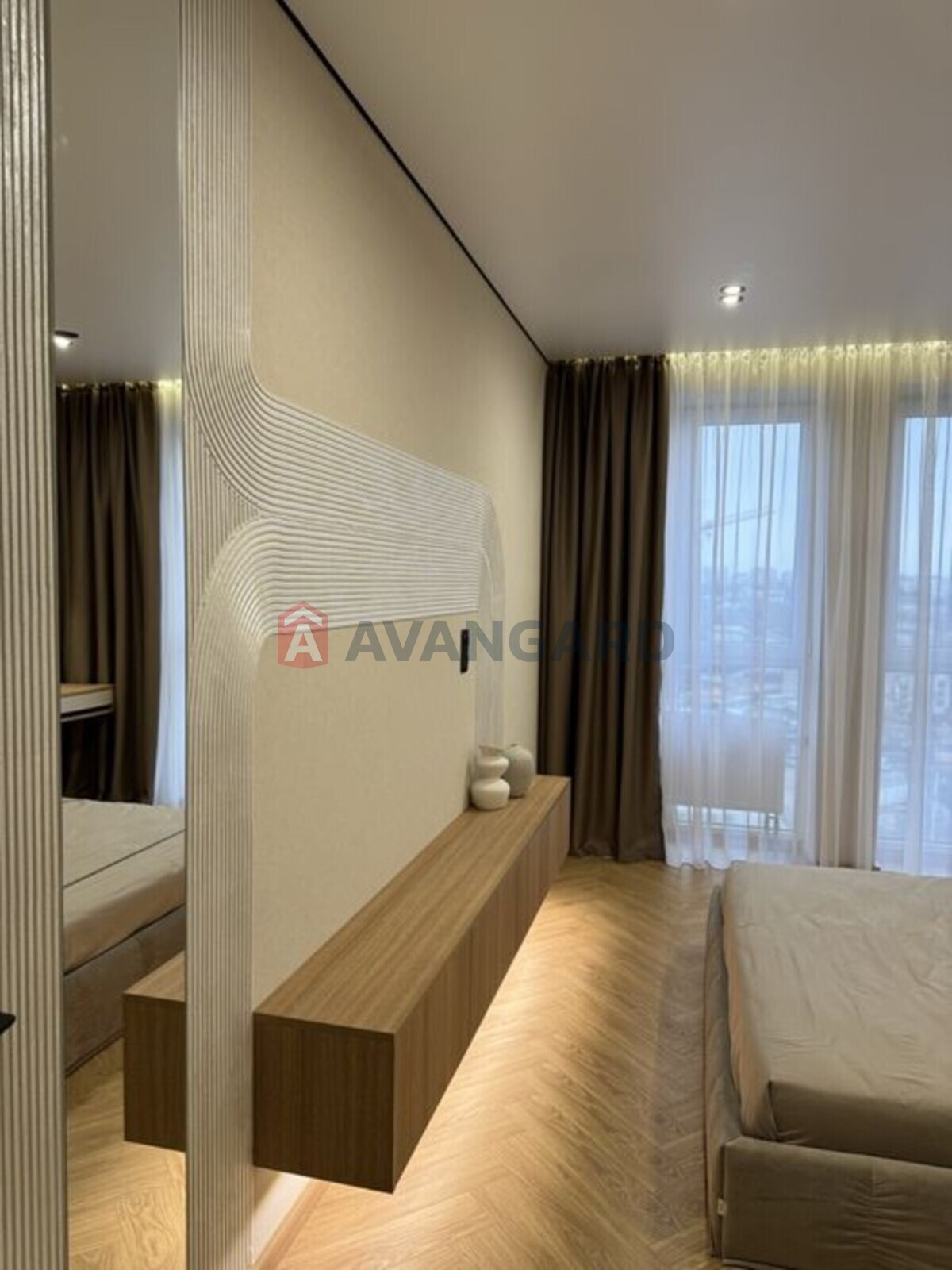 2 ����. ��������, 65/-/18 ��. �., 8/10 ���� ���� 13