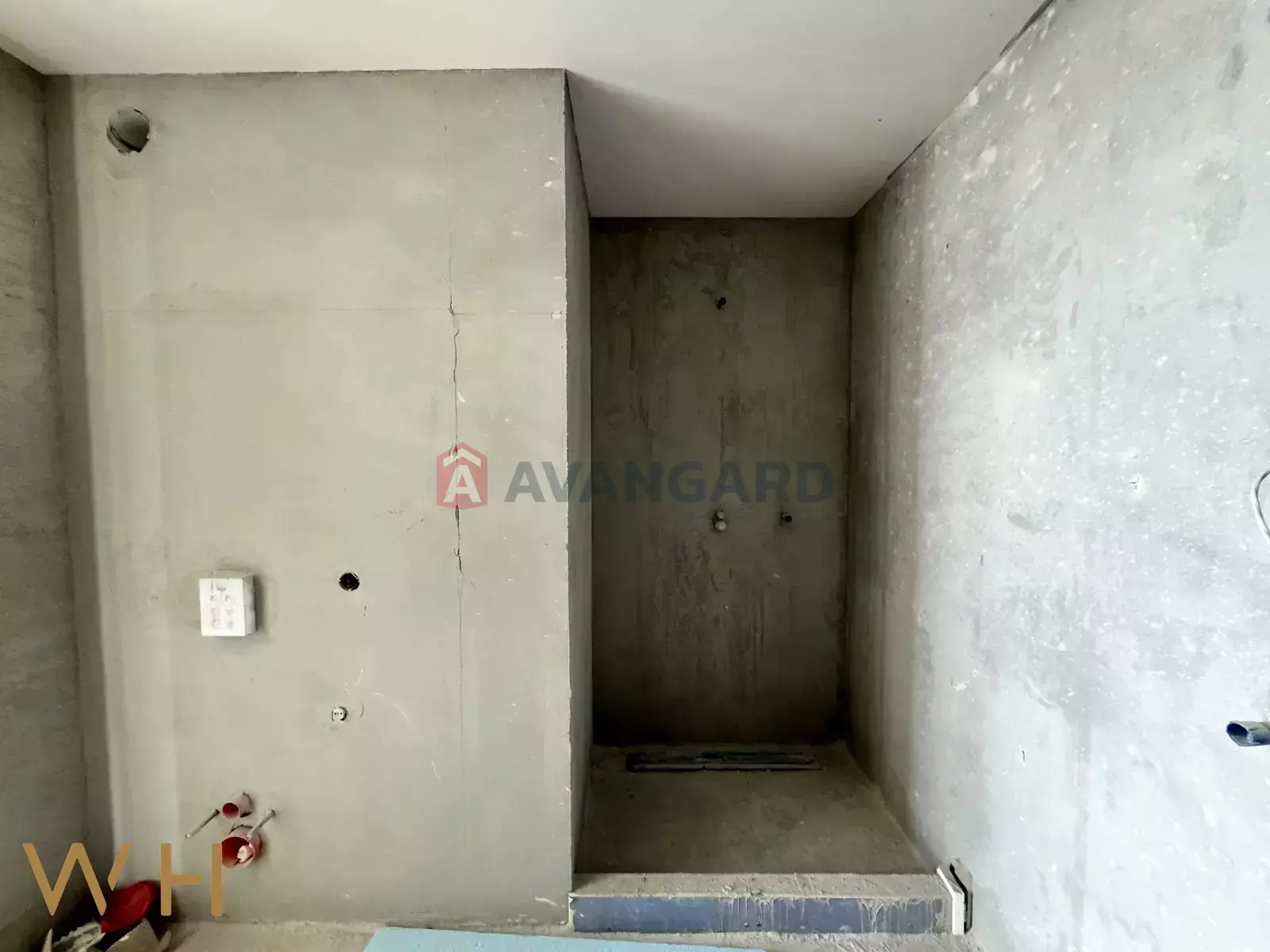 5 ��. ��������, 215/100/52 ��. �., 16/16 ������ ���� 15