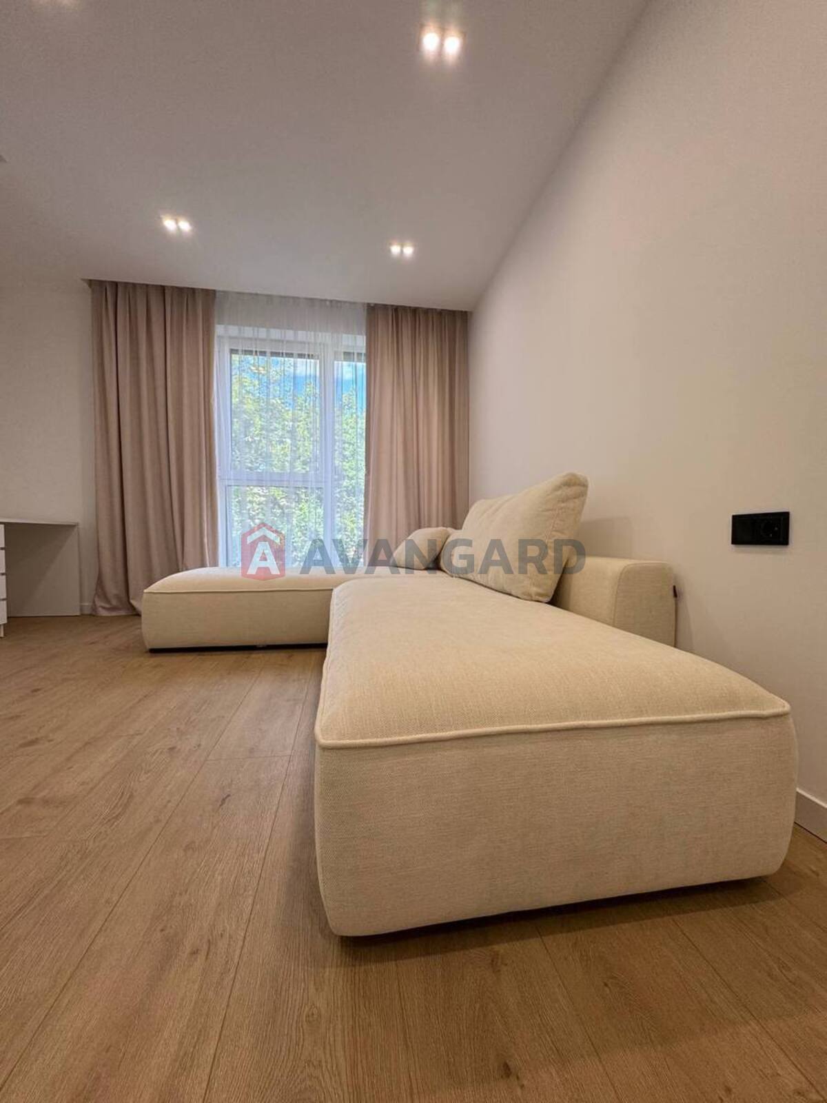2 ��. ��������, 95/40/30 ��. �., 4/8 ������ ���� 5