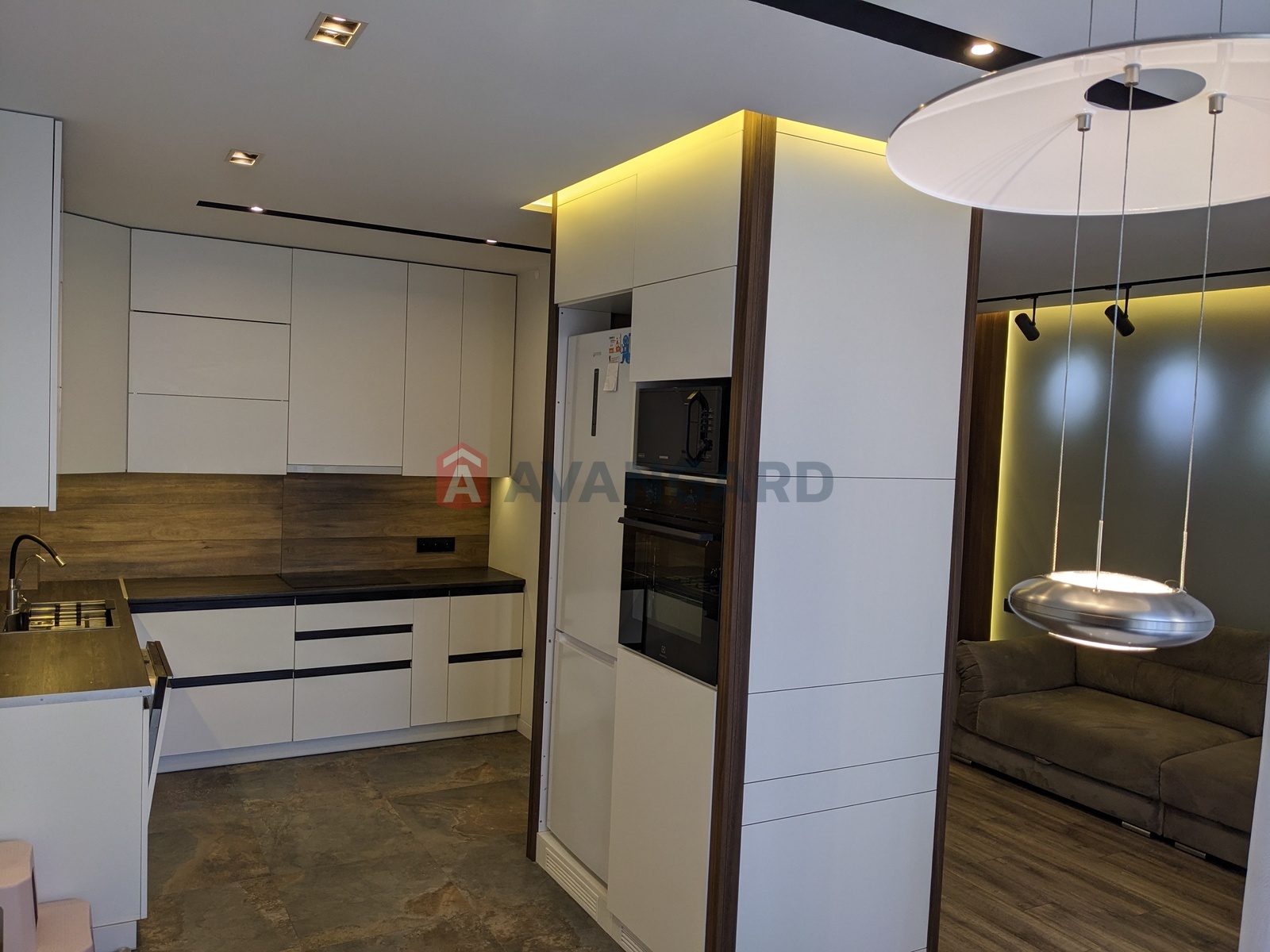 3 ����. ��������, 86/-/15 ��. �., 2/12 ���� ���� 6