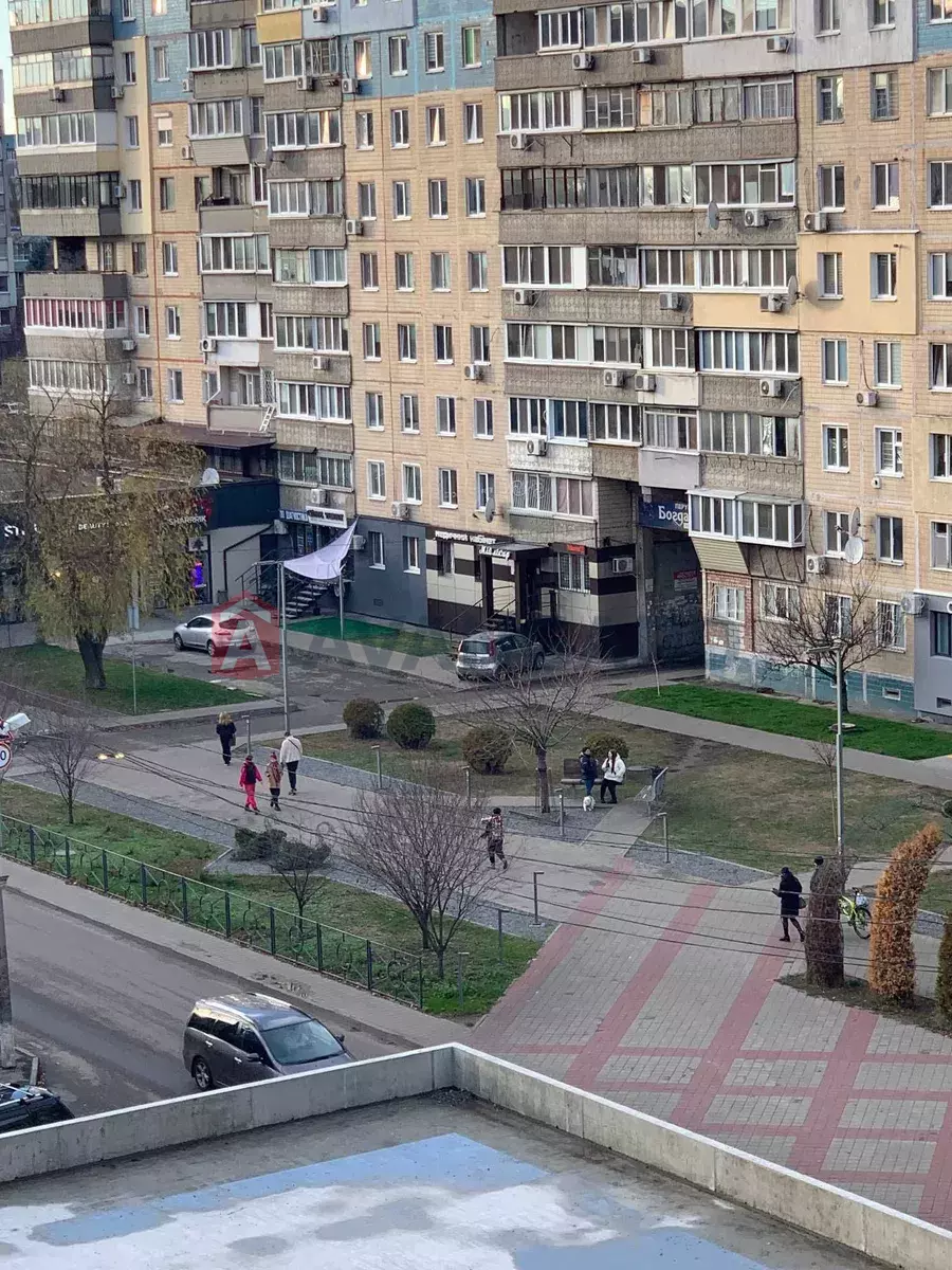 3 ����. ��������, 61/-/7 ��. �., 6/10 ���� ���� 18