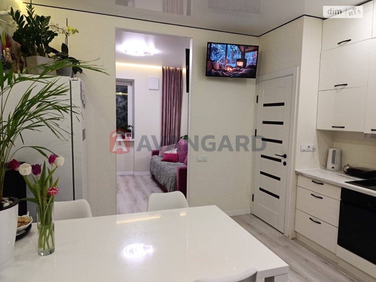 1 ����. ��������, 40/15/12 ��. �., 12/12 ���� ���� 7